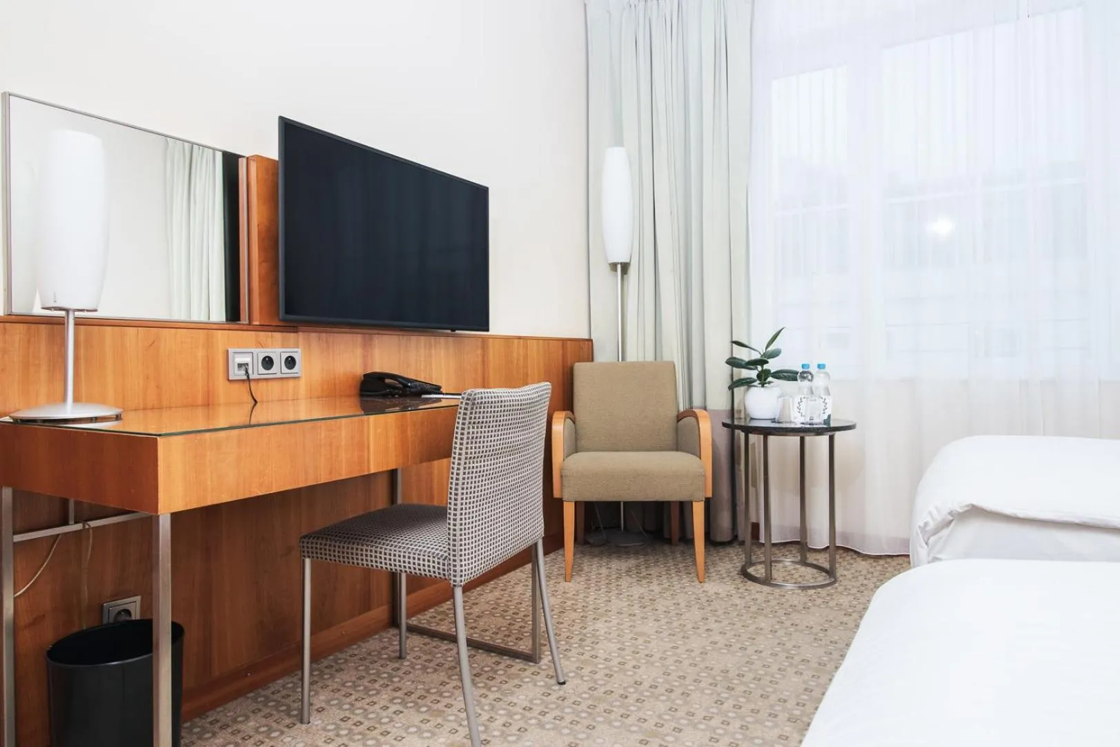 Seating area, Bed in K+K Hotel Central