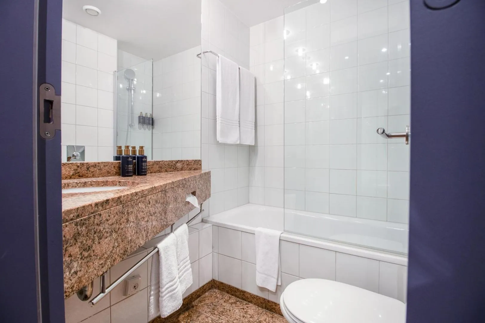 Bathroom in K+K Hotel Central