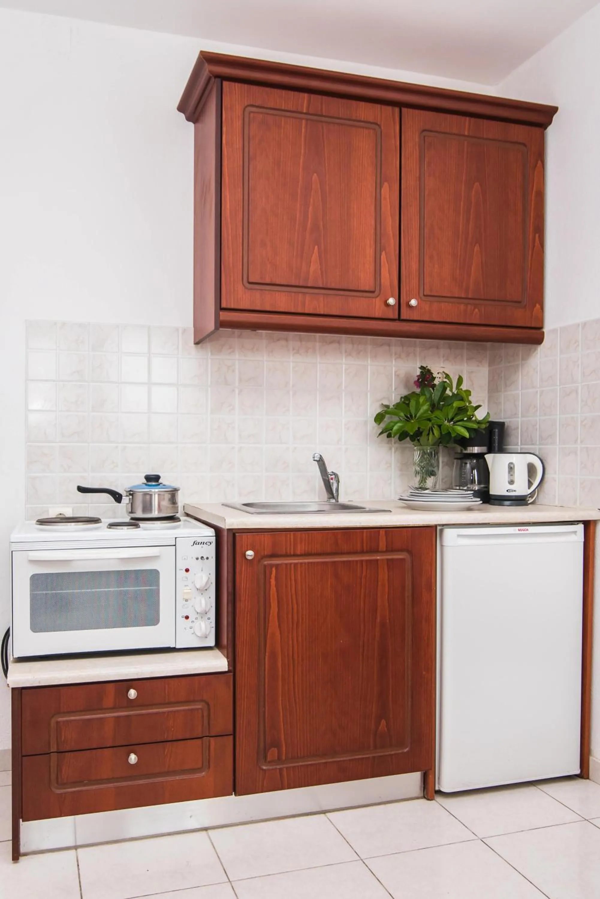 Kitchen or kitchenette in Ariadni Palace Apartments