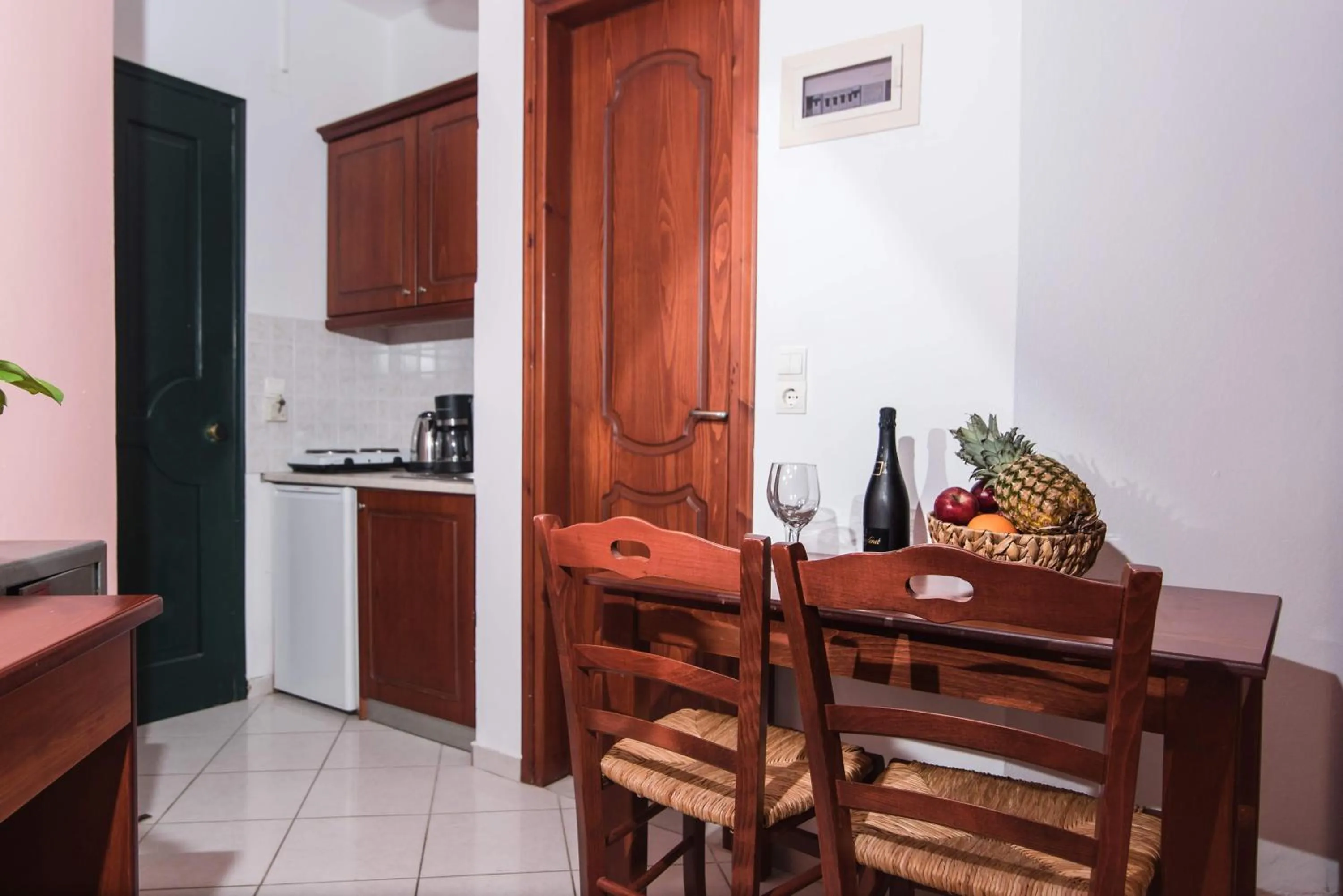 Kitchen or kitchenette in Ariadni Palace Apartments