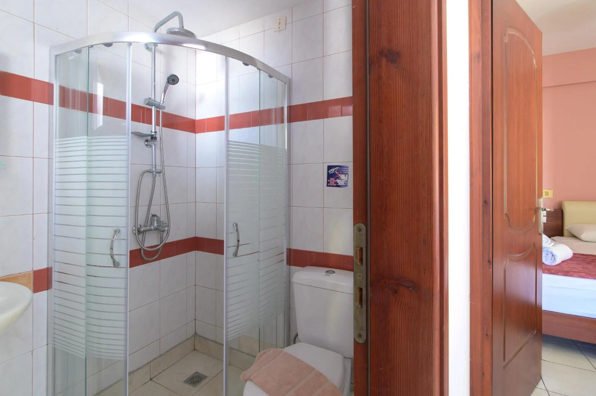 Shower, Bed in Ariadni Palace Apartments
