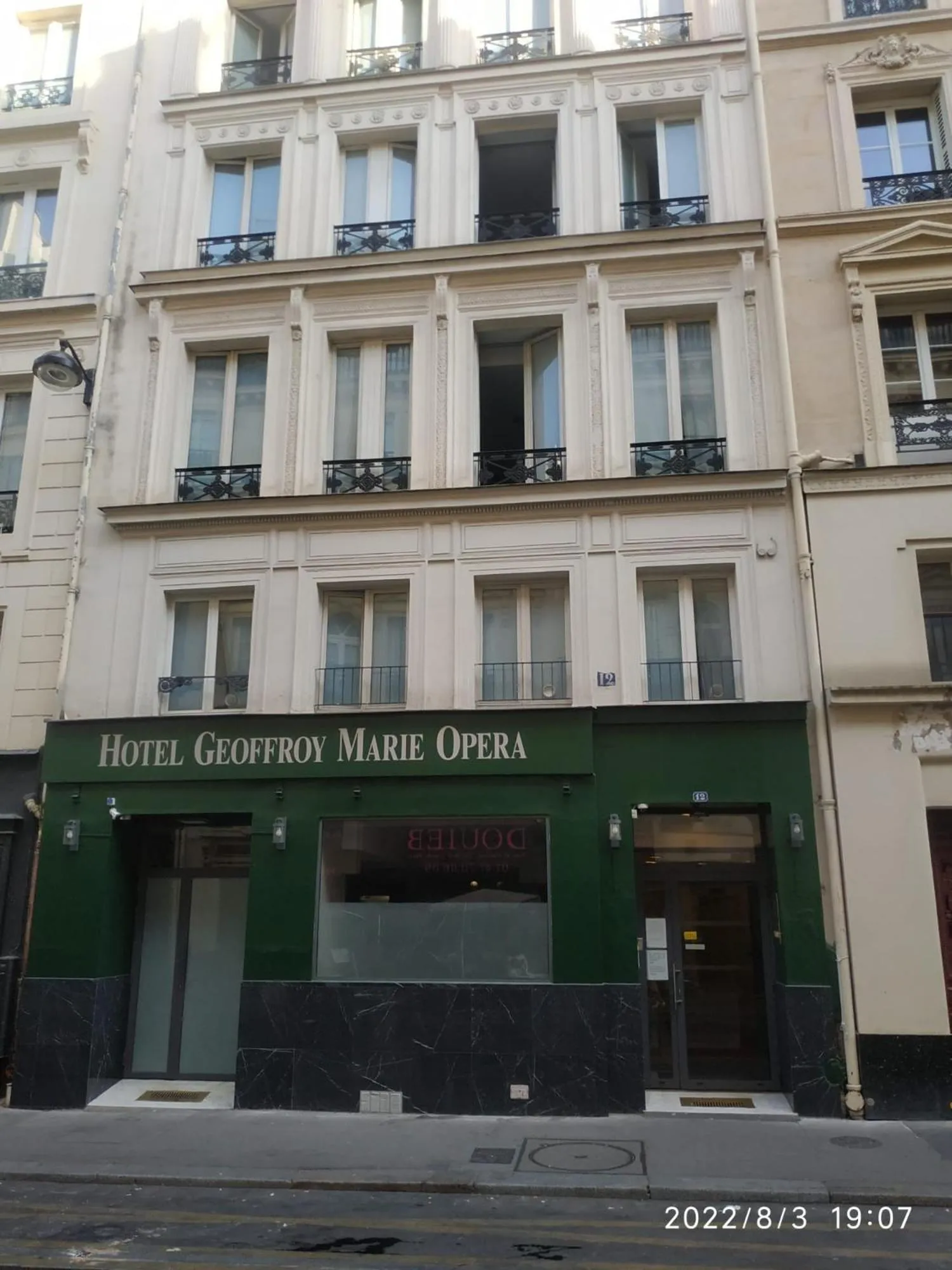 Property building in Hotel Geoffroy Marie Opéra