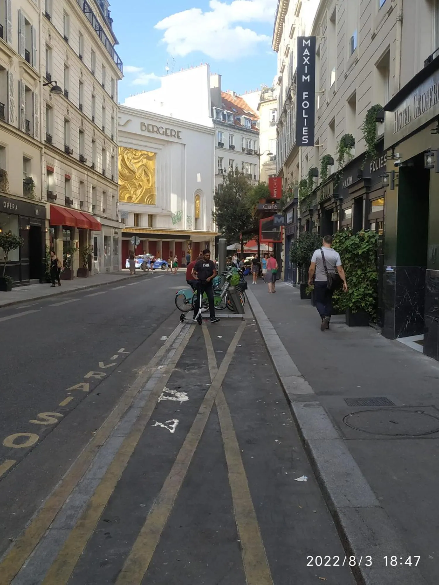 Street view in Hotel Geoffroy Marie Opéra
