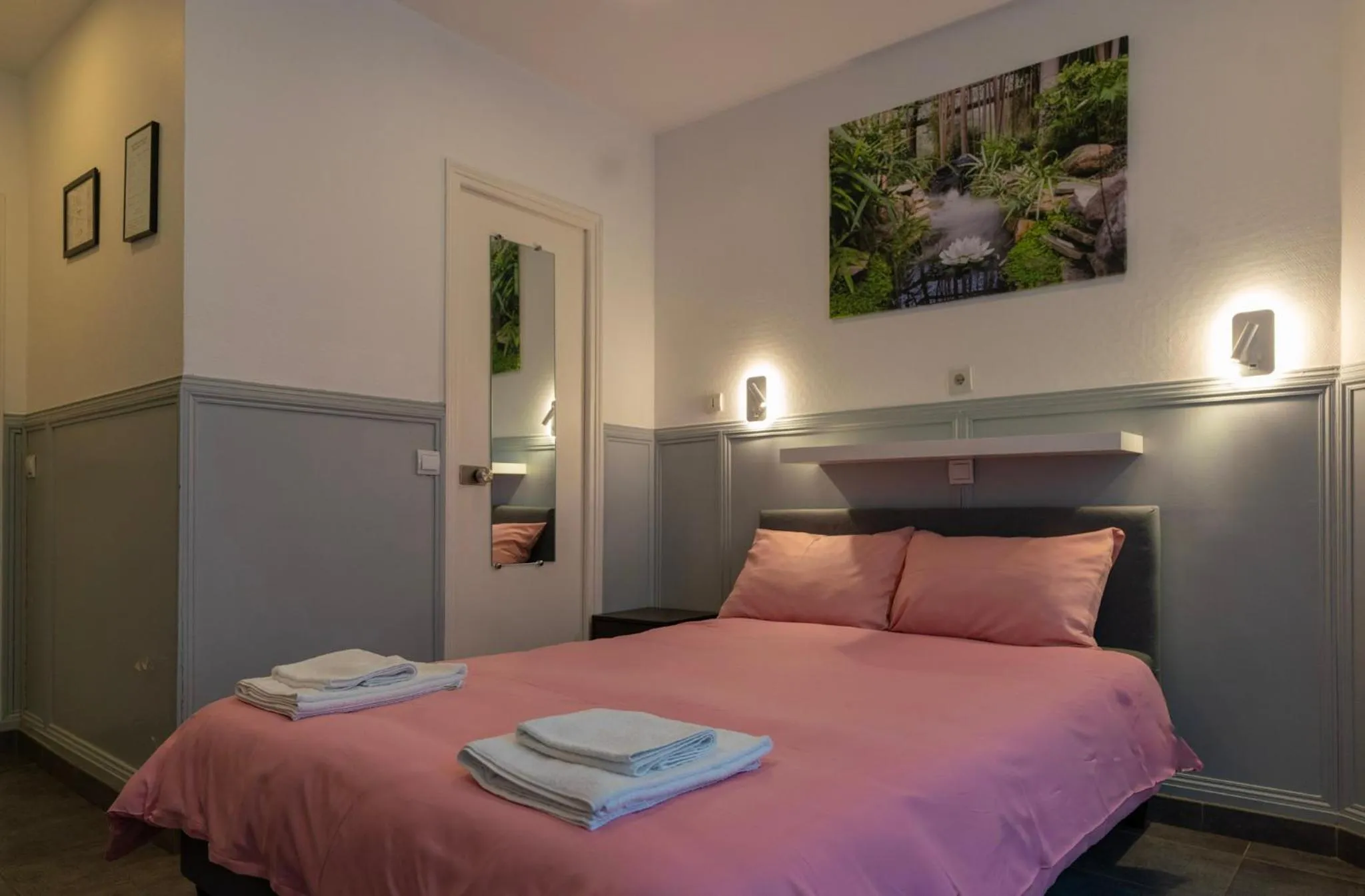 Bedroom, Bed in Hotel Geoffroy Marie Opéra