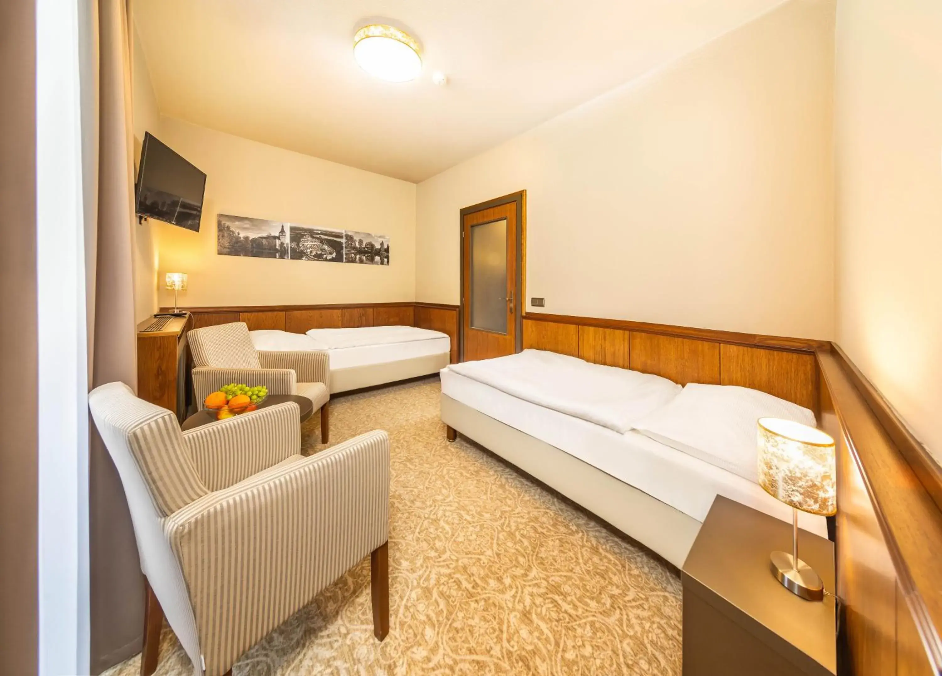 Economy Twin Room in Hotel Zlatá hvězda Economy Twin Room in Hotel Zlatá hvězda