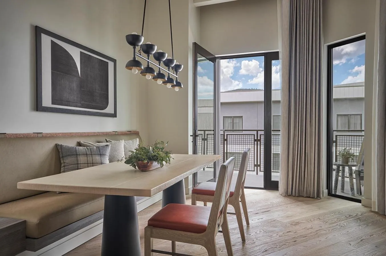 Dining area in Pendry Park City