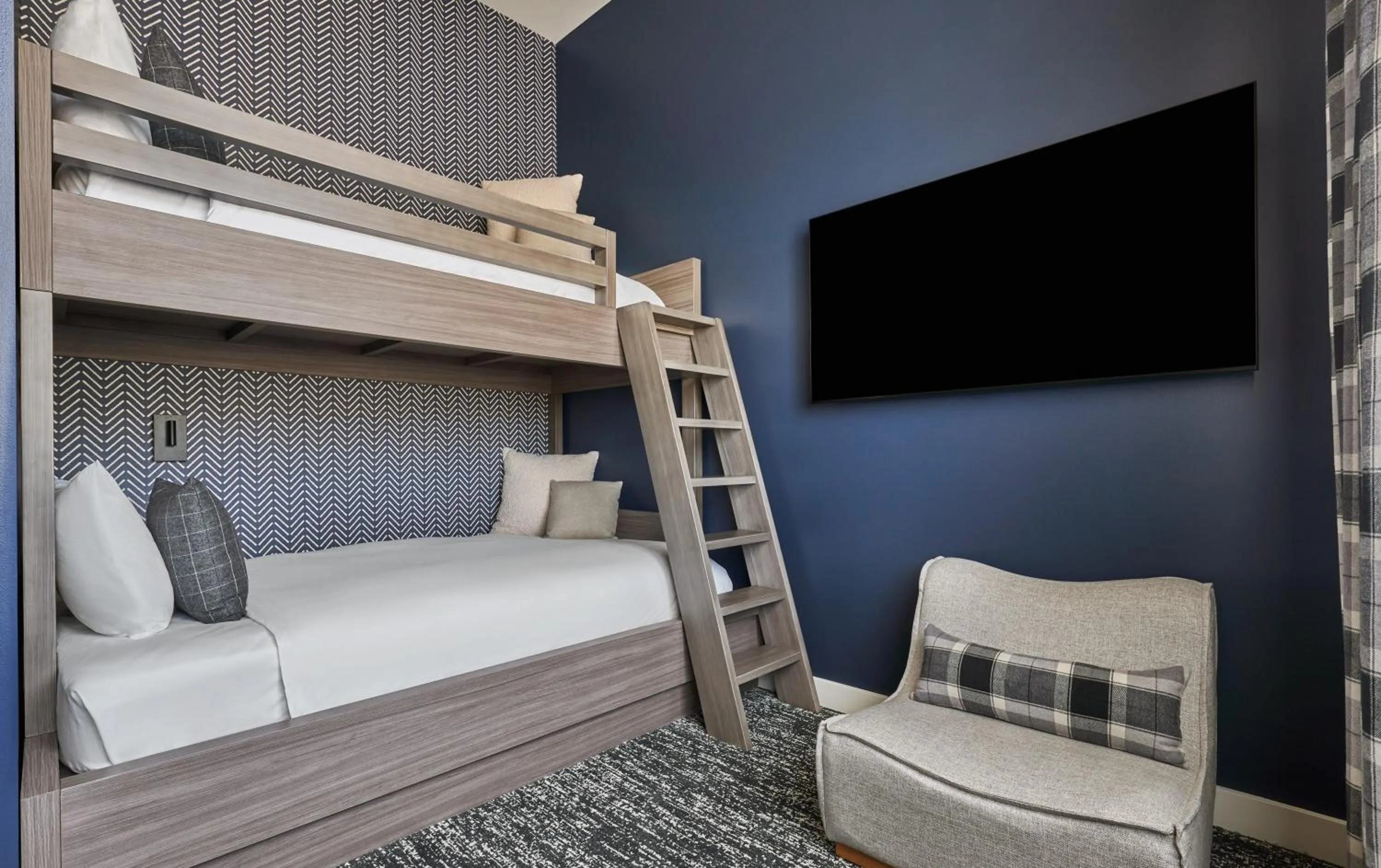 bunk bed, Bed in Pendry Park City