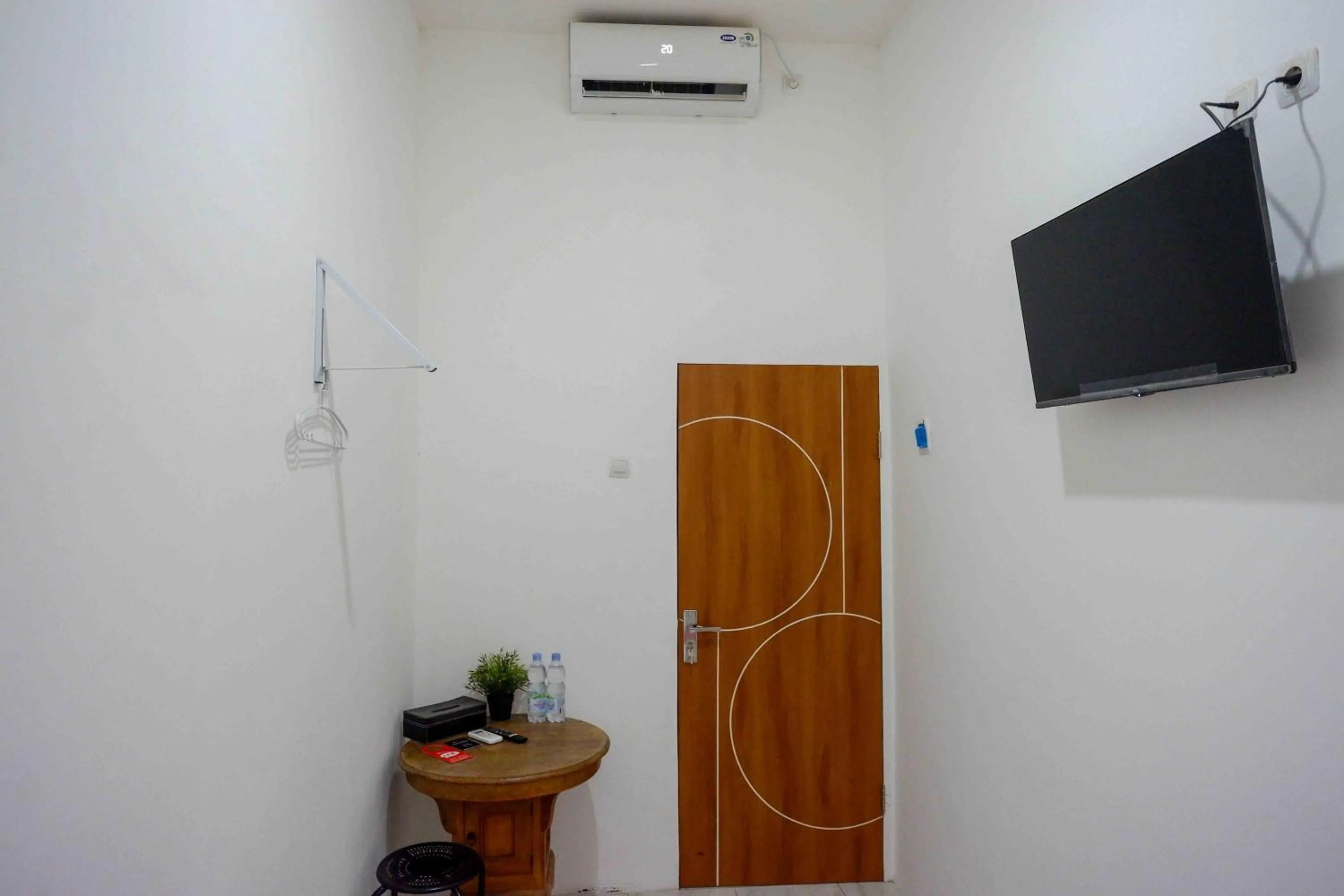 RedDoorz near GOR Jatidiri Semarang