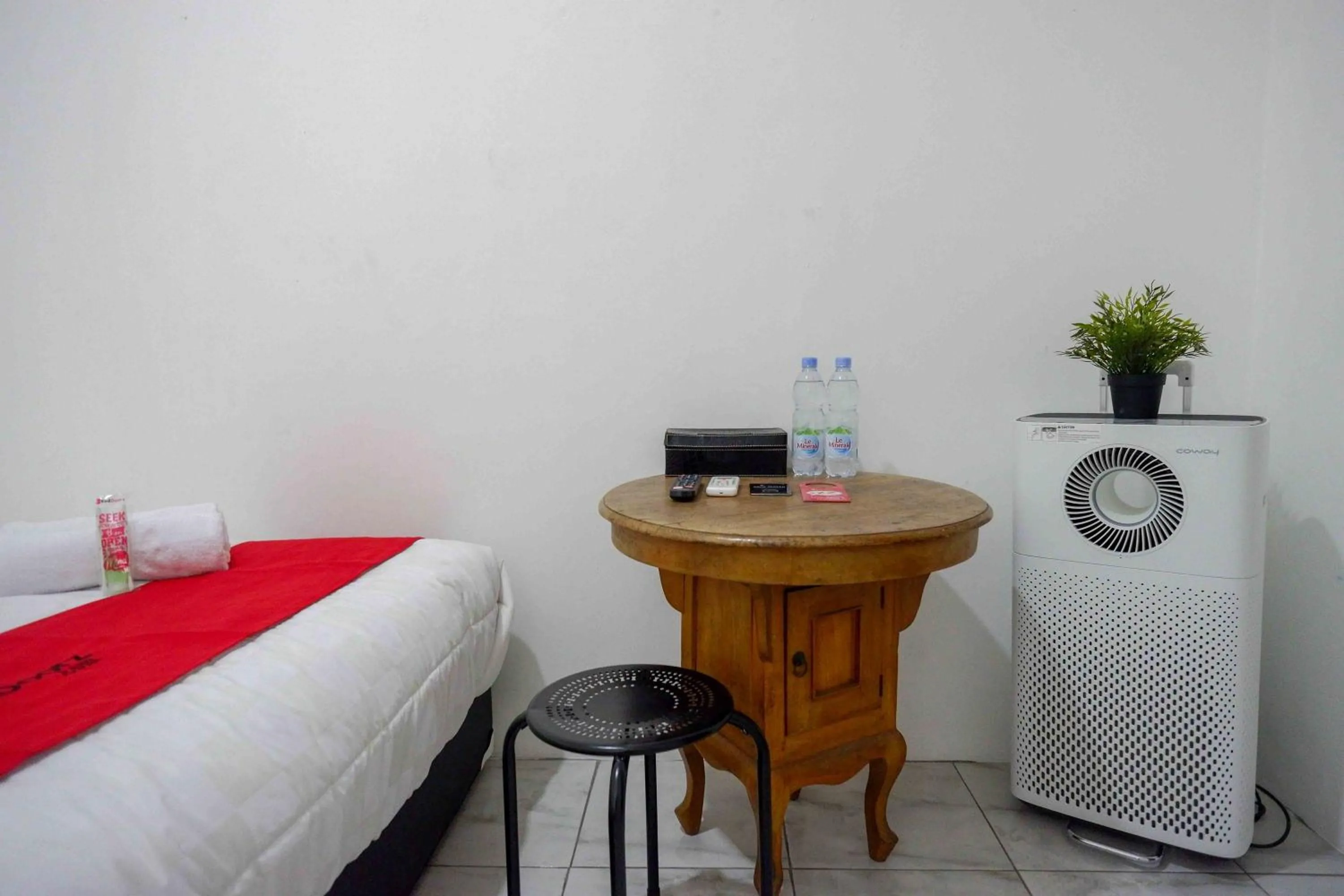 Bed in RedDoorz near GOR Jatidiri Semarang