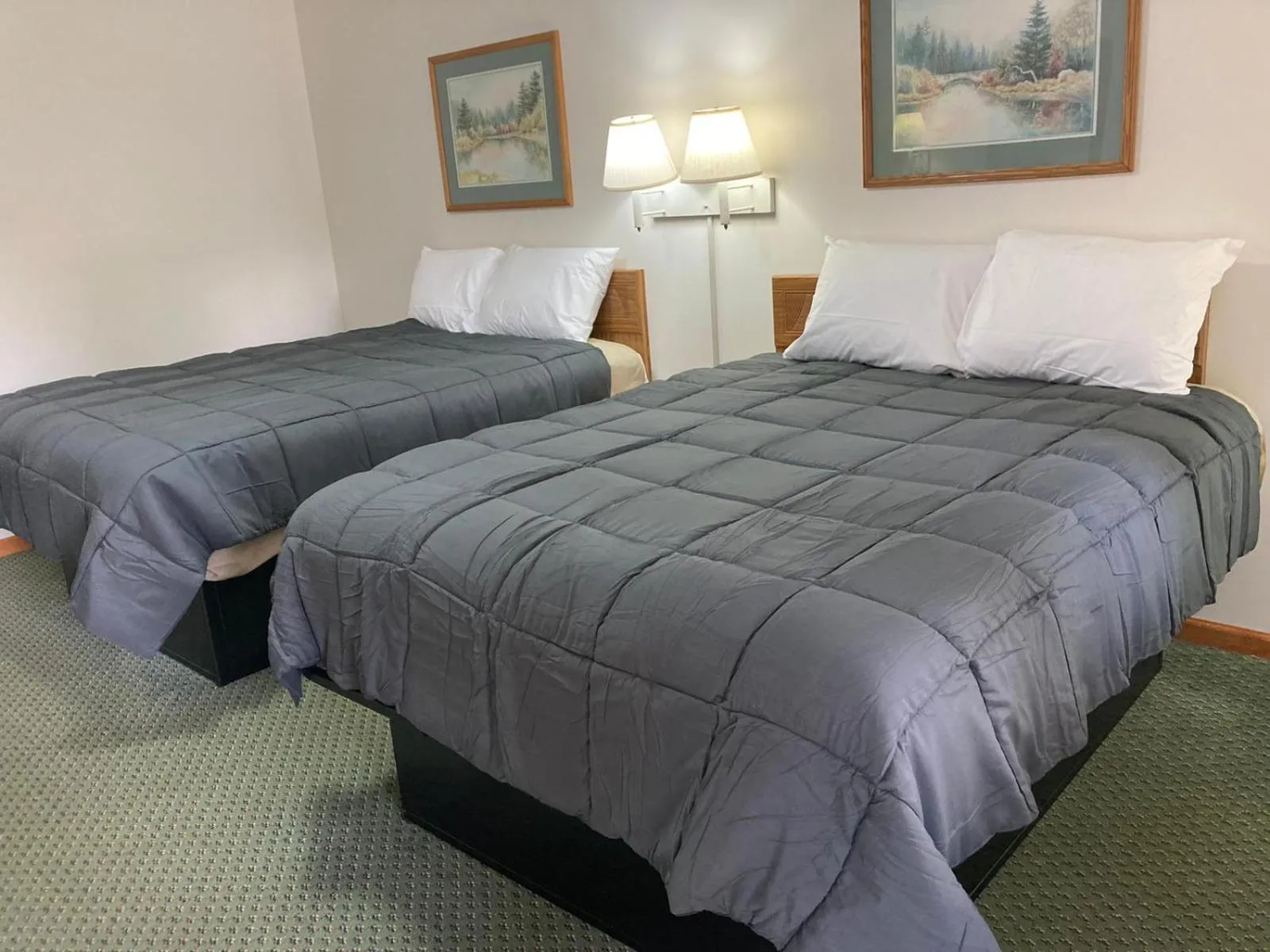 Bed in PINE VALLEY MOTEL