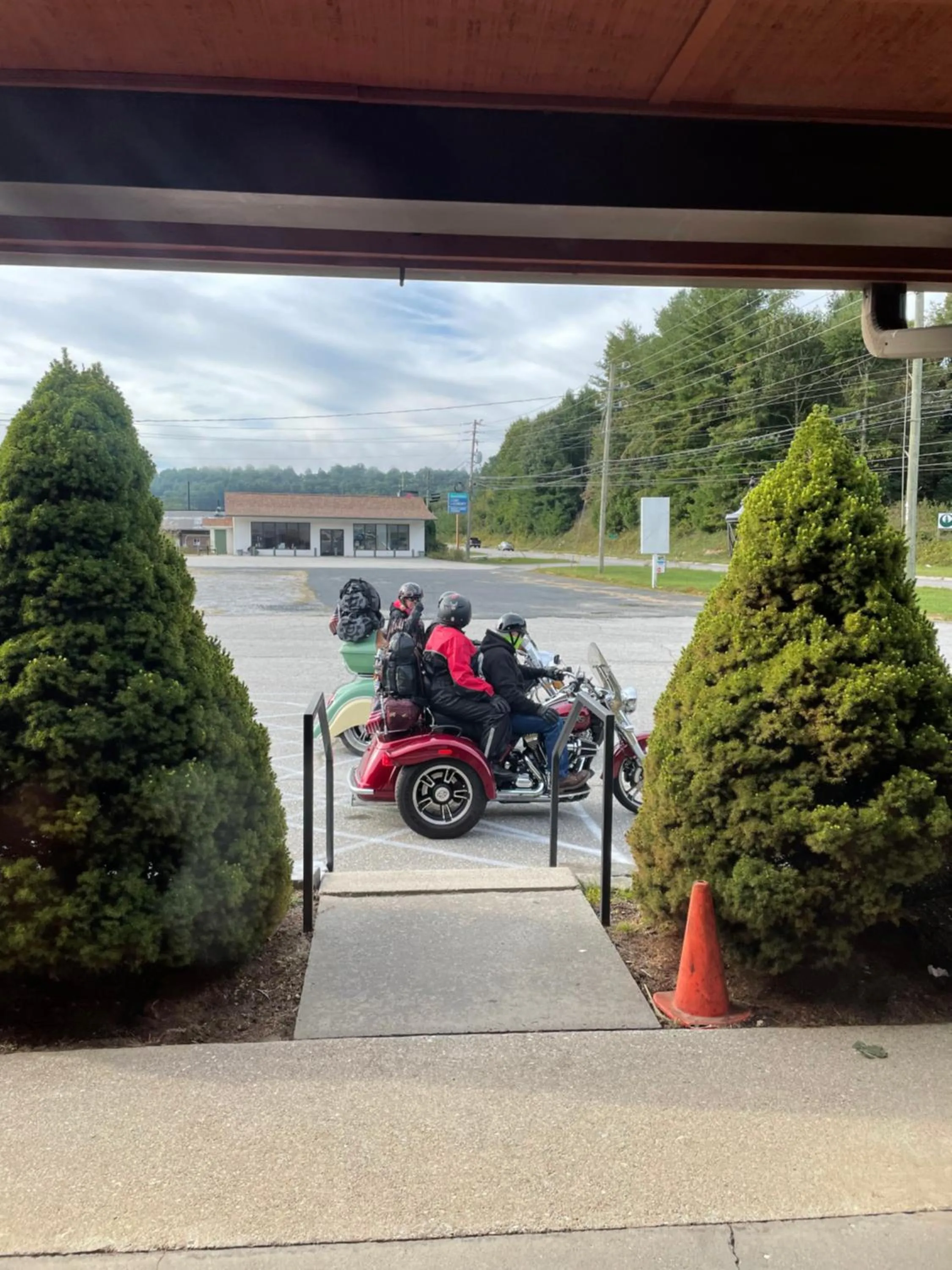 Property building in PINE VALLEY MOTEL