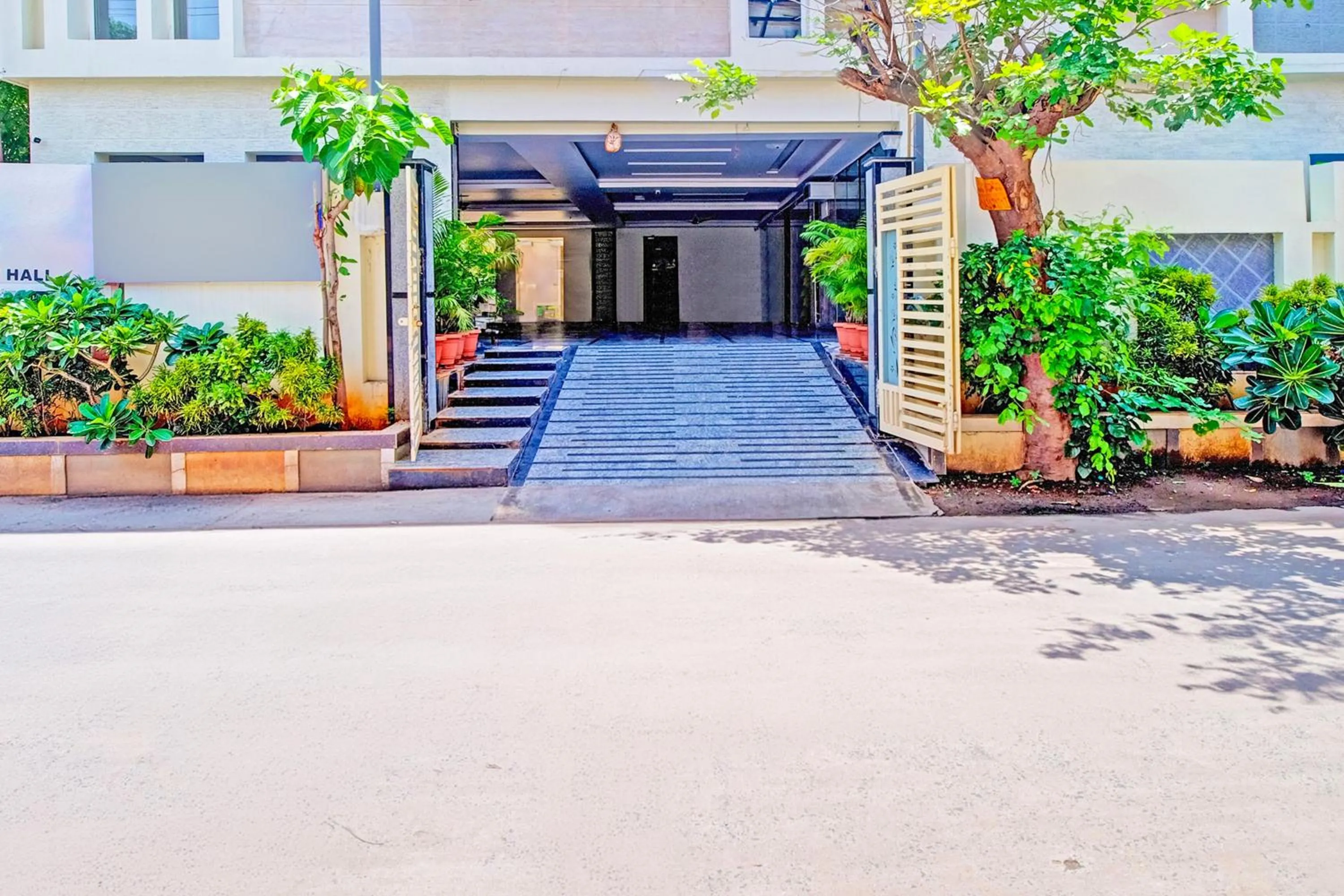 Facade/entrance in Super Collection O Grand Governorpet