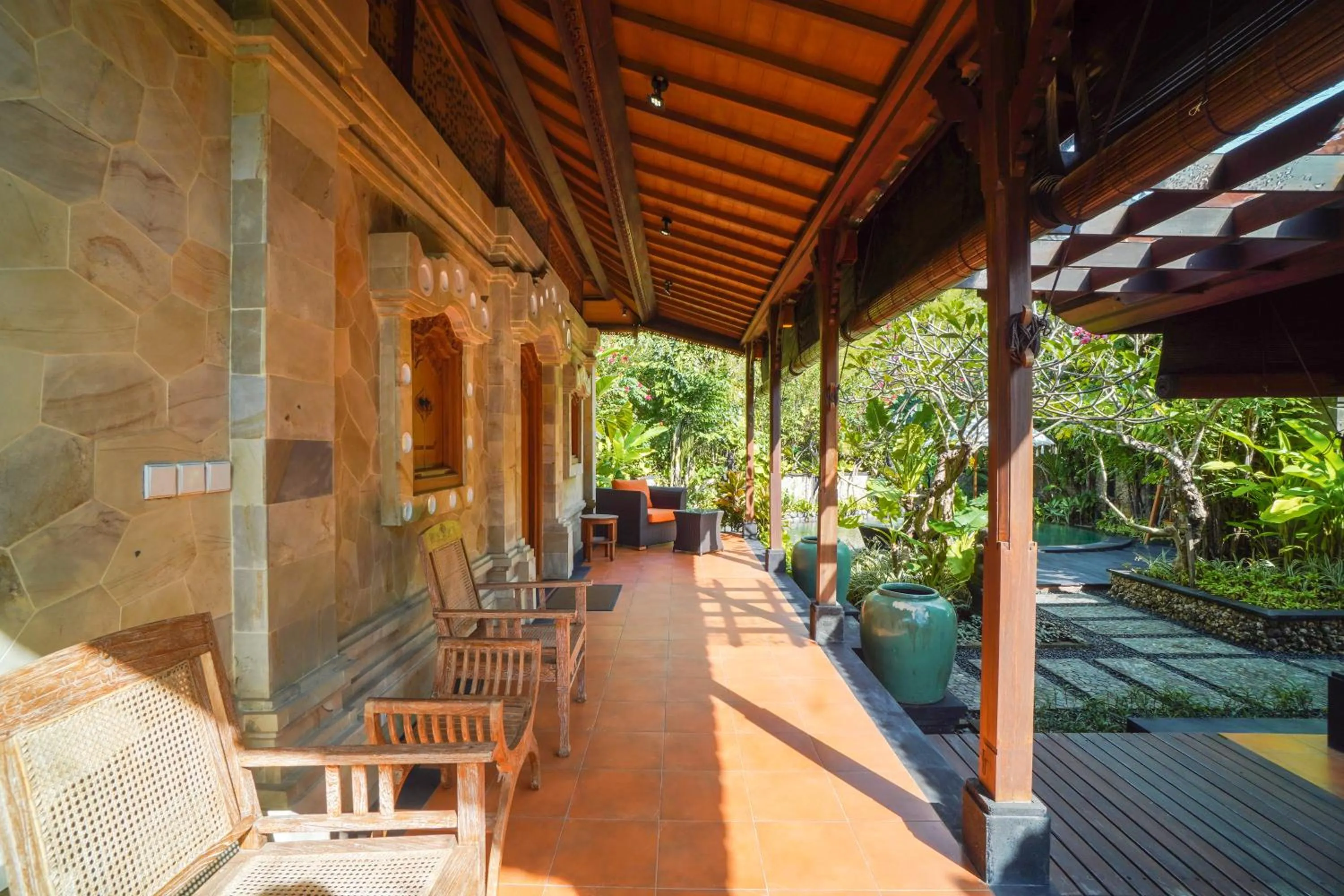 Seating area in Giri Bhagawan Villas & Spa