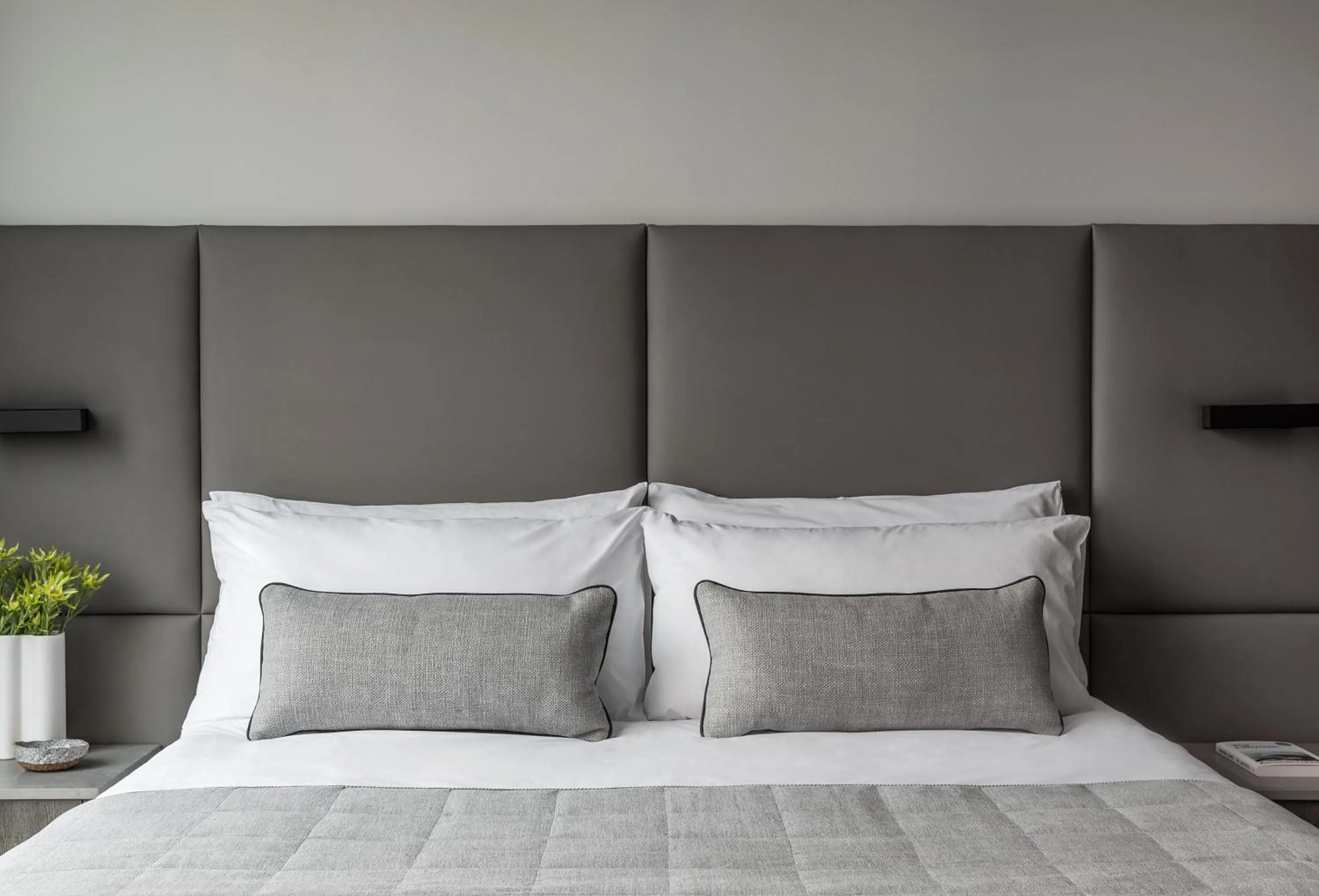 Bed in Oakwood Premier Melbourne