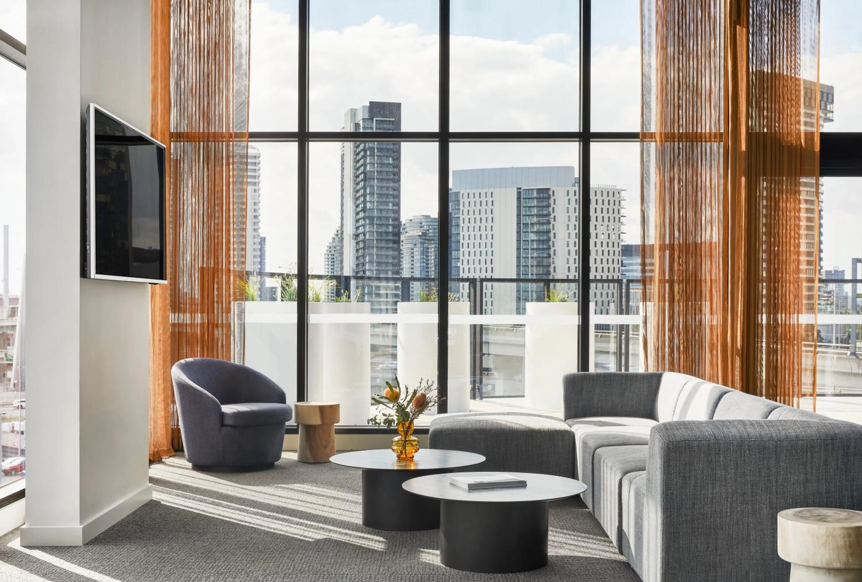 Lounge or bar in Oakwood Premier Melbourne