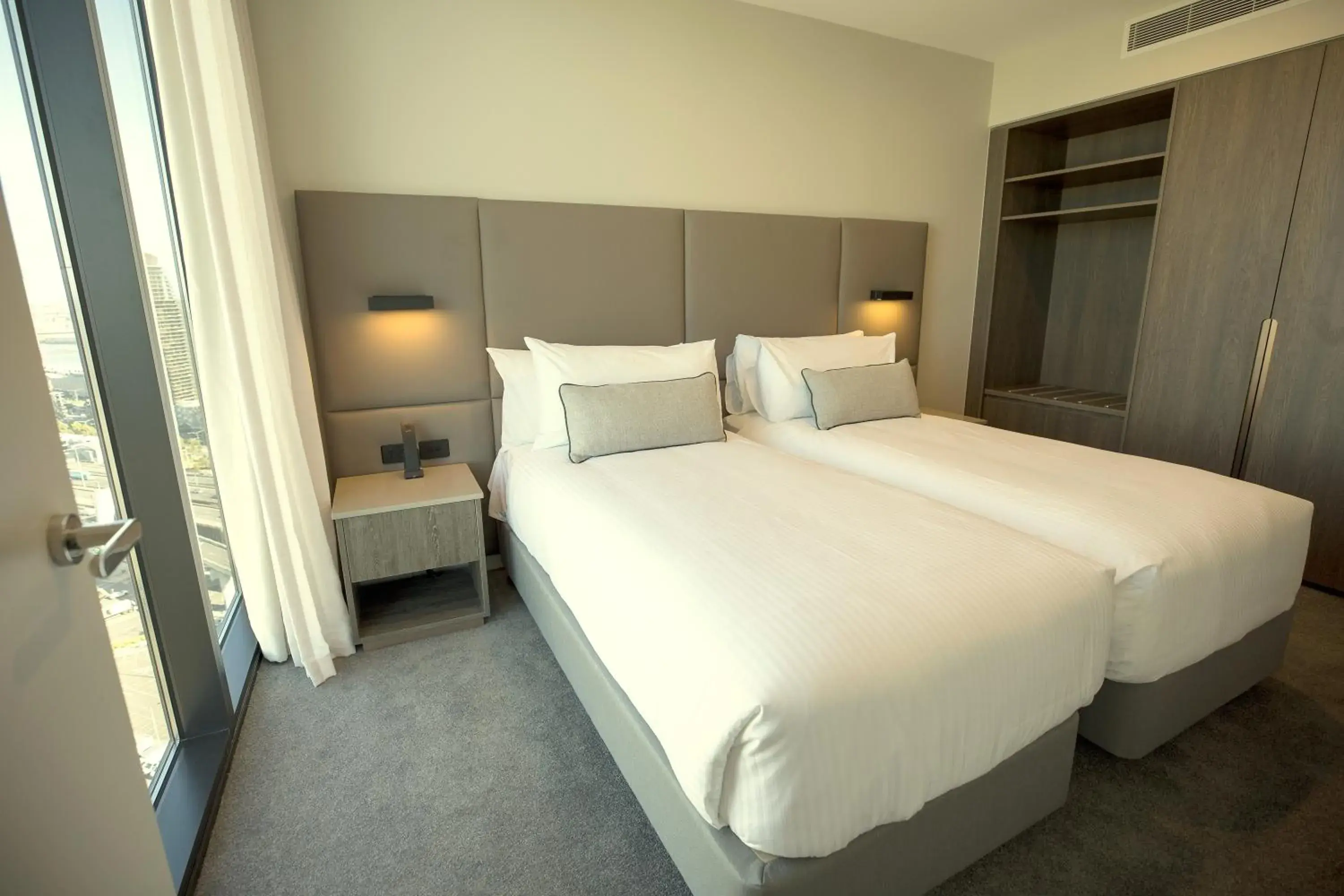 Deluxe Twin Room in Oakwood Premier Melbourne Deluxe Twin Room in Oakwood Premier Melbourne
