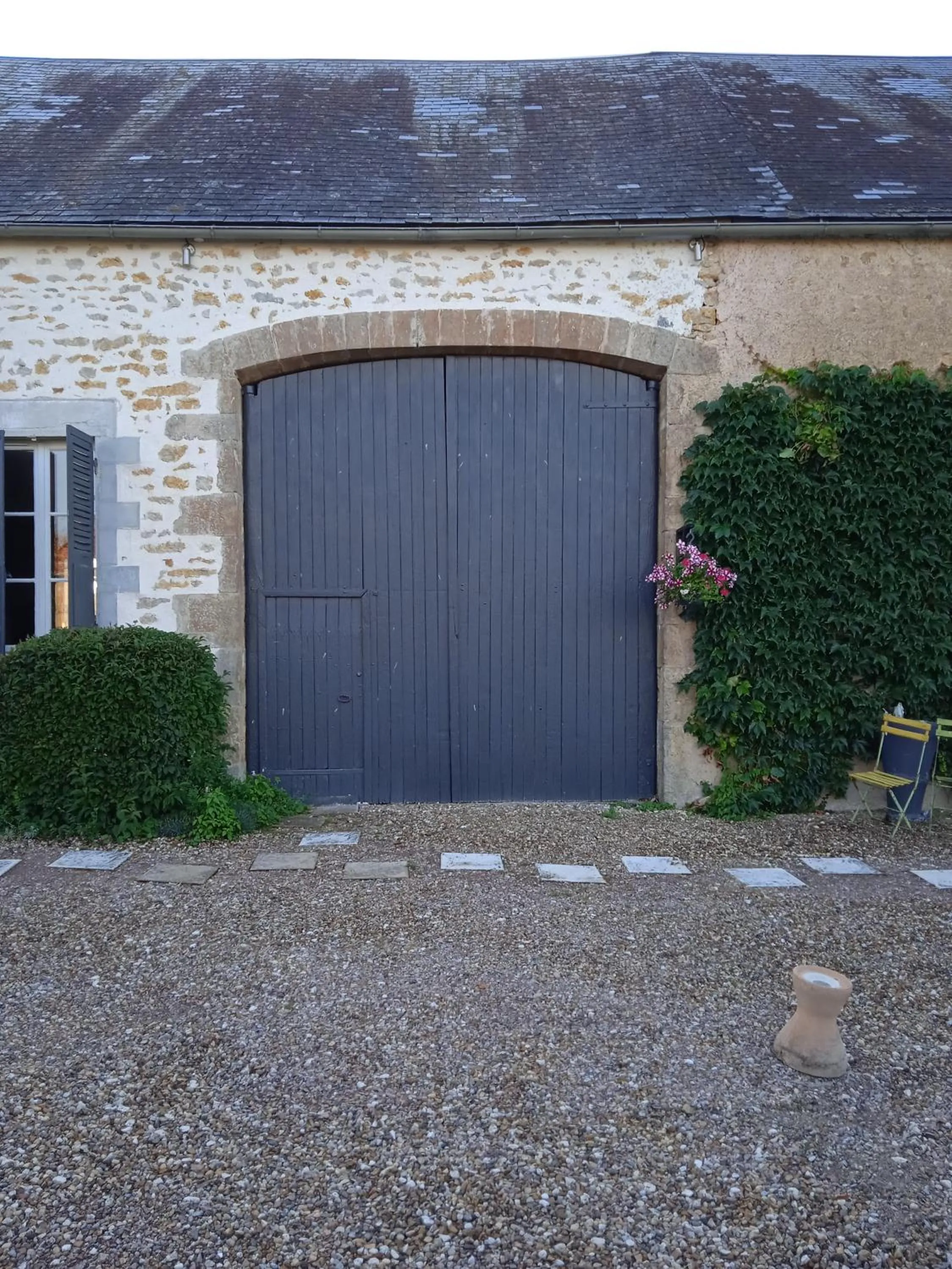 Facade/entrance in La Lisière du Morvan
