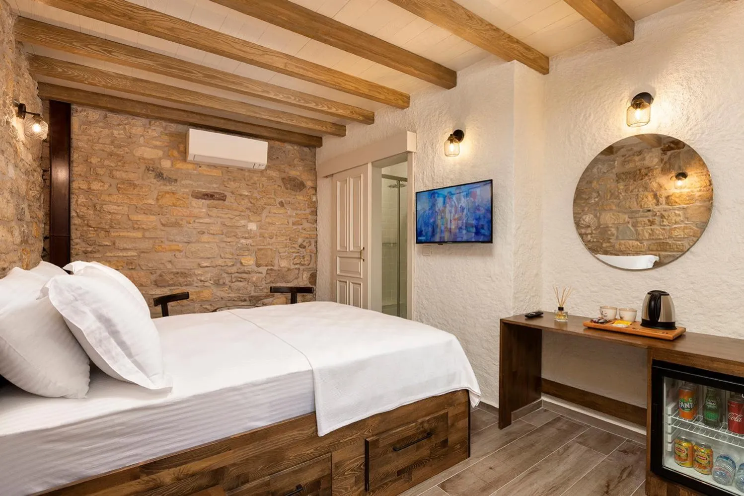 Bed in EFLIN HAUS Historical Place & Monument