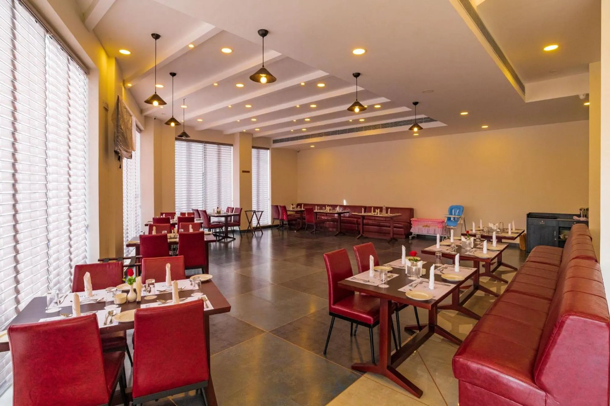 Restaurant/places to eat in Arctic Hotel