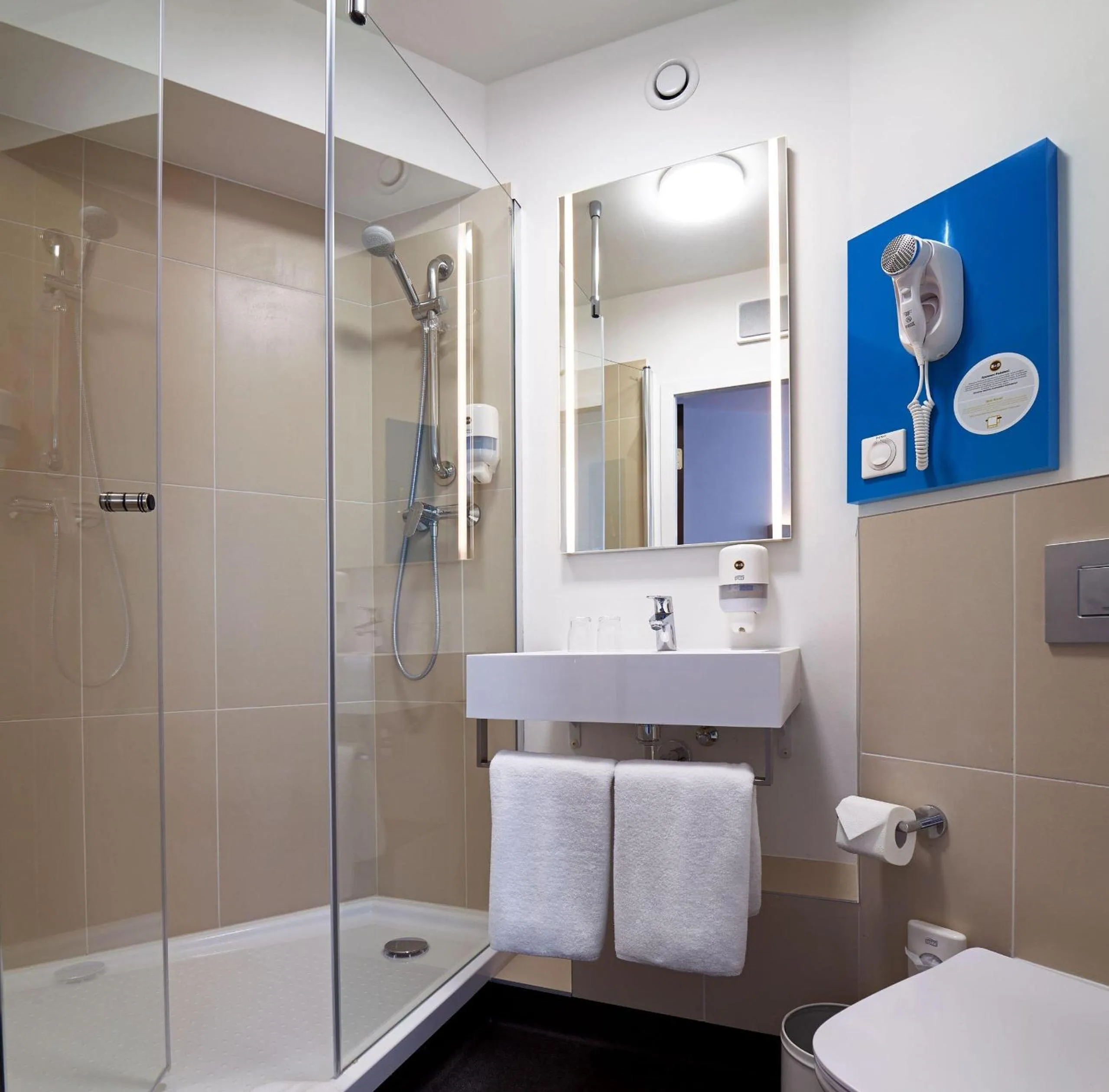 Bathroom in B&B Hotel Lublin Centrum