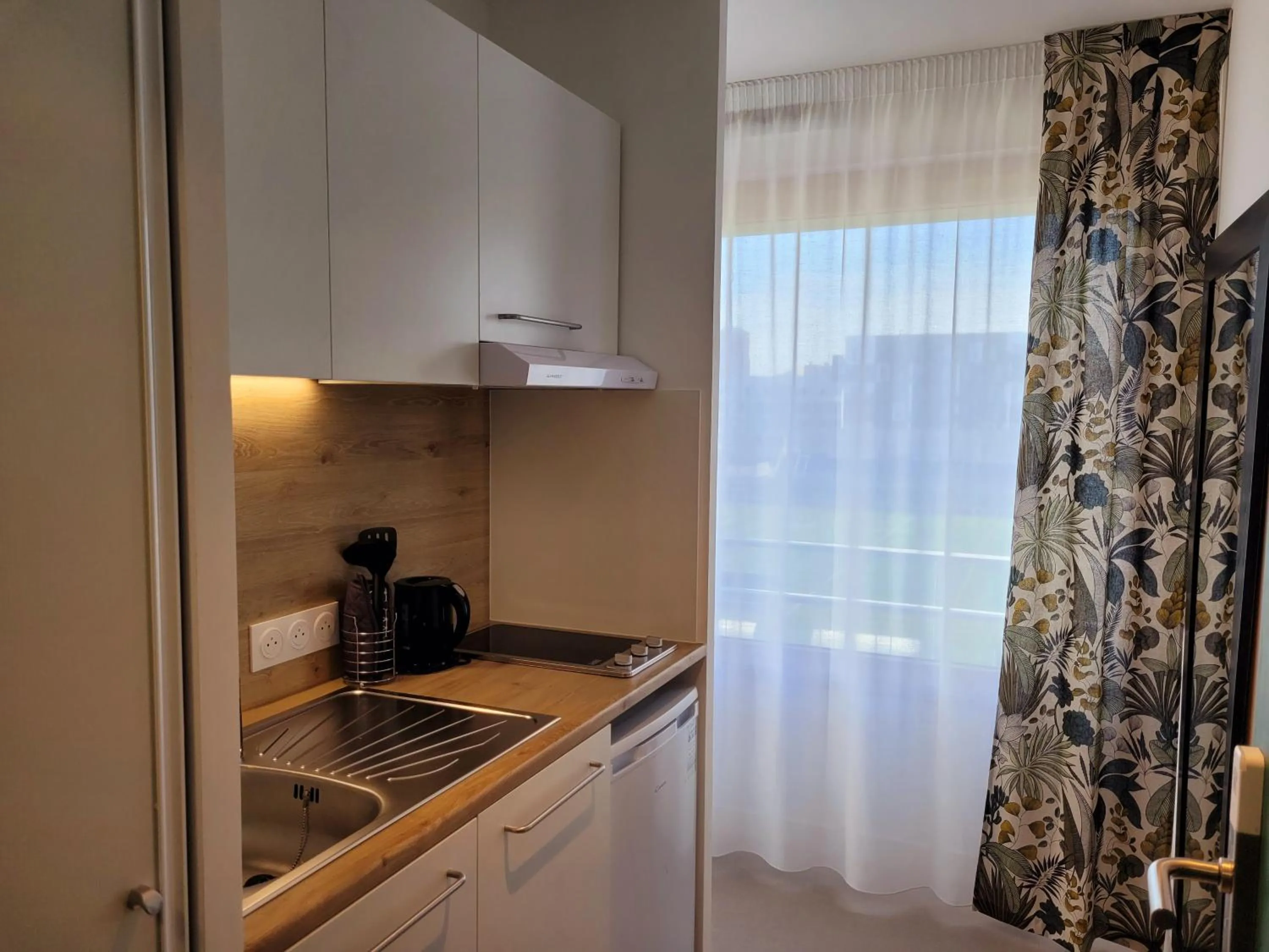 kitchen in Twenty Business Flats Asnières-sur-Seine