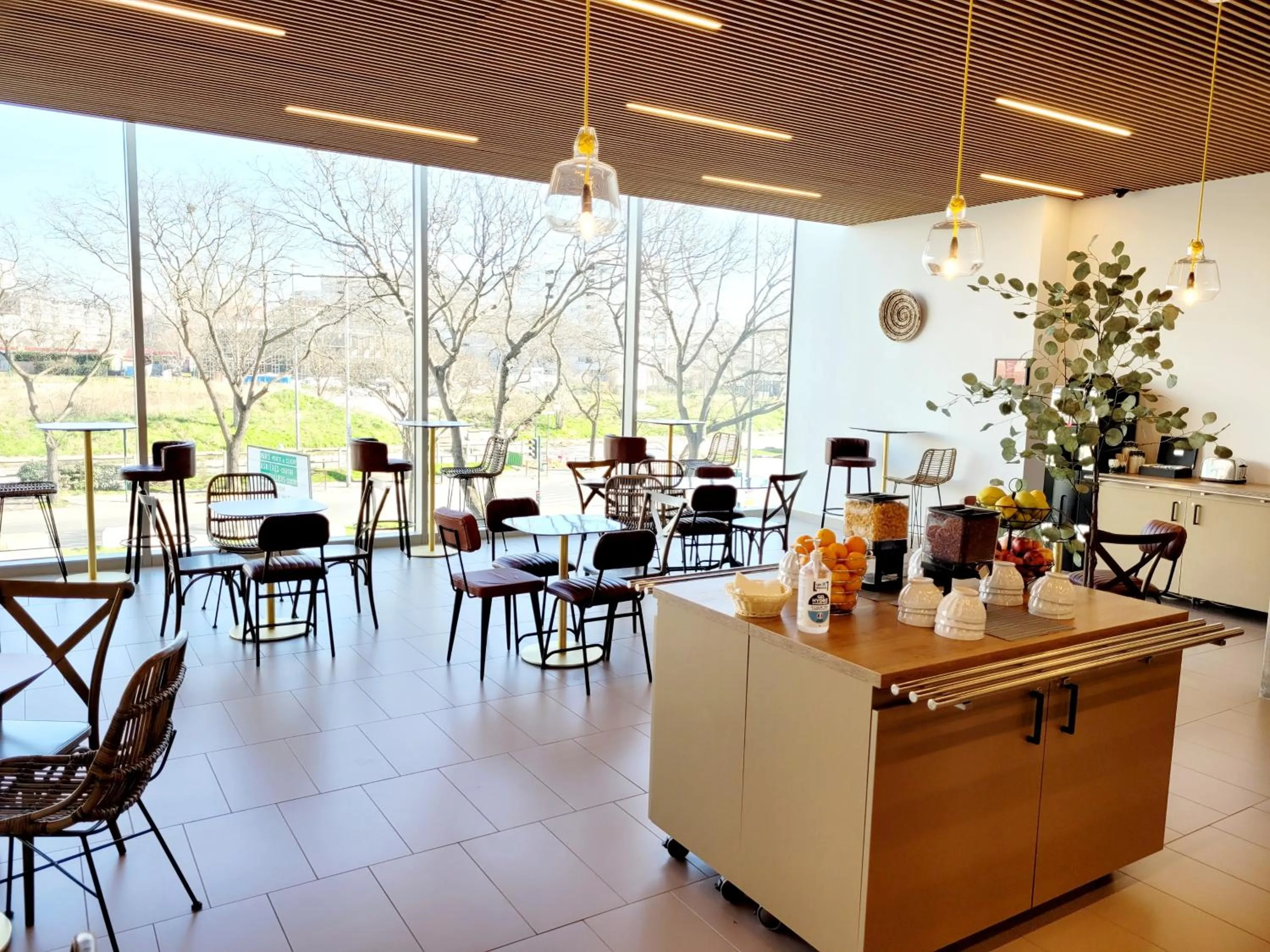 Buffet breakfast in Twenty Business Flats Asnières-sur-Seine