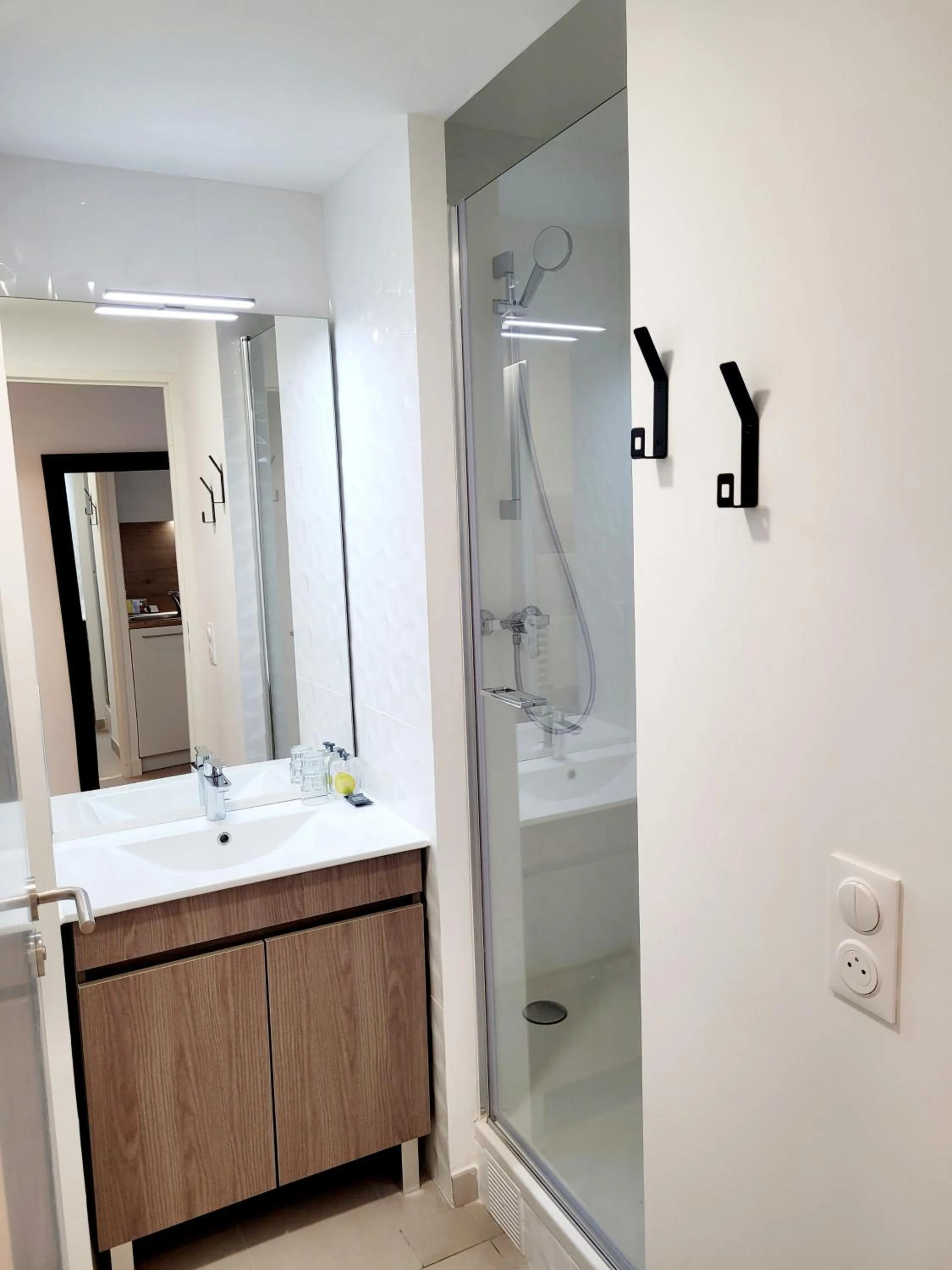 Bathroom in Twenty Business Flats Asnières-sur-Seine