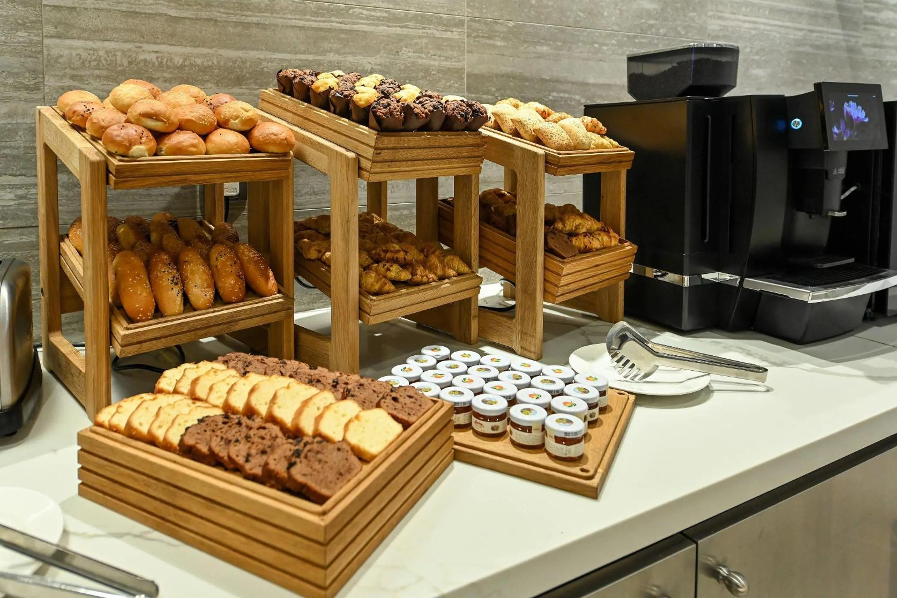 Breakfast in Comfort Hotel Jeddah King Road