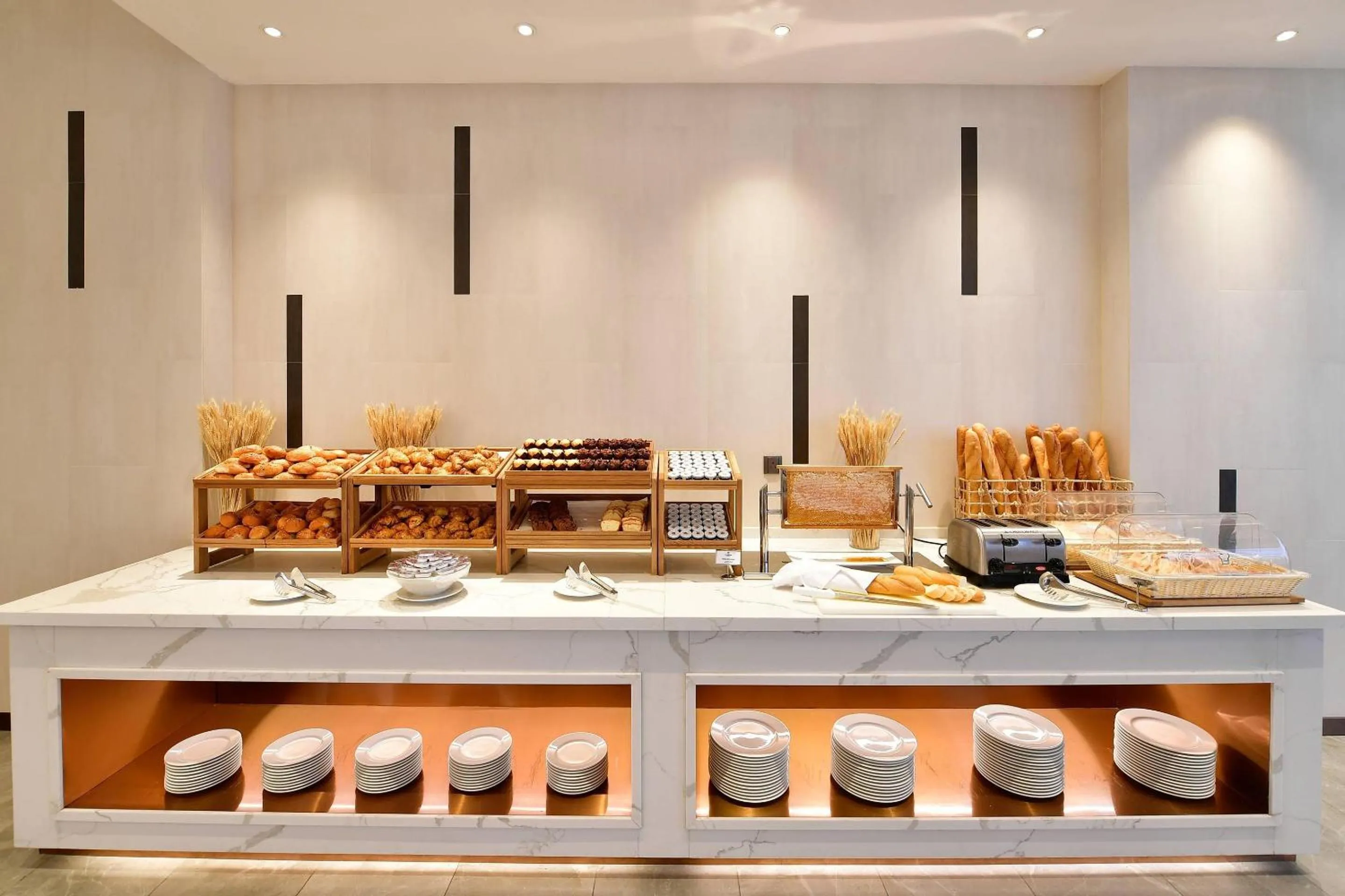 Breakfast in Clarion Hotel Jeddah Airport