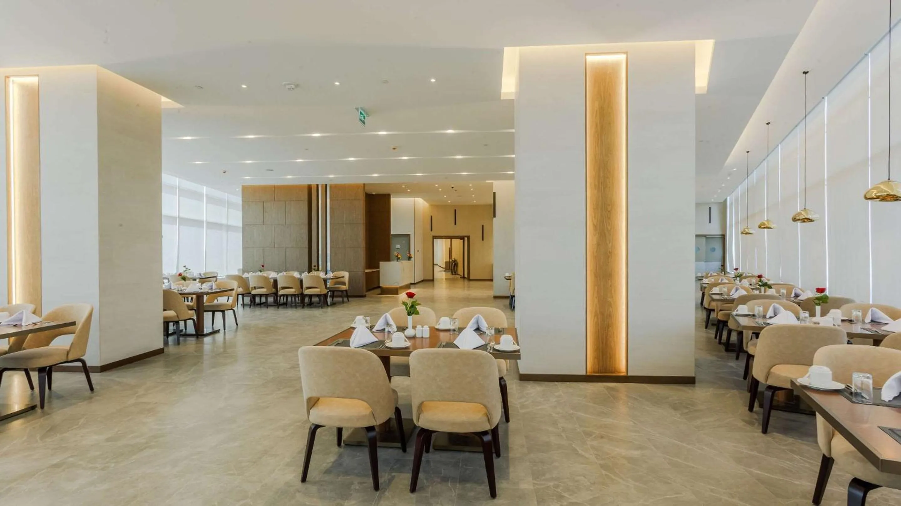 Restaurant/places to eat in Clarion Hotel Jeddah Airport