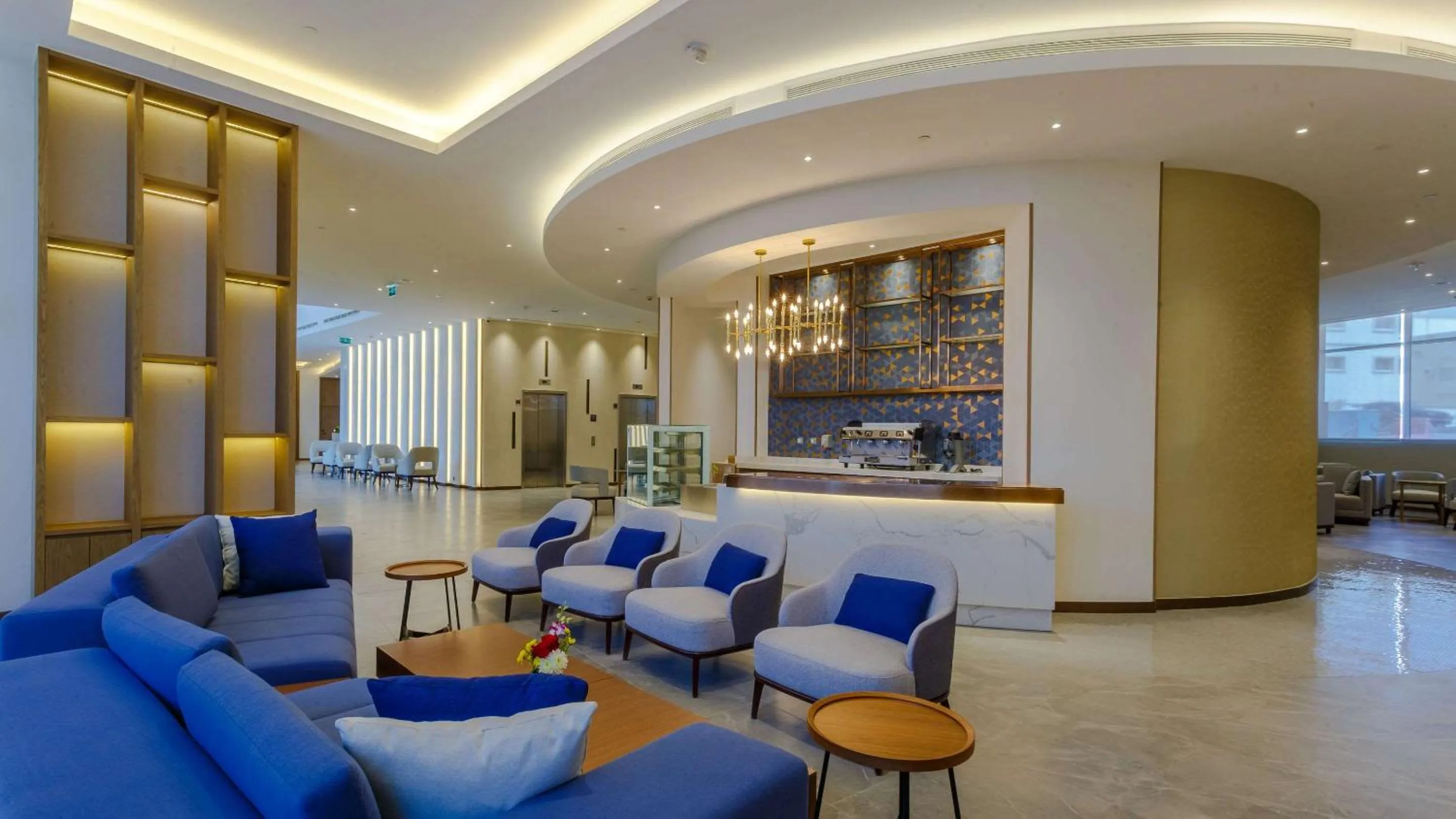 Restaurant/places to eat in Clarion Hotel Jeddah Airport