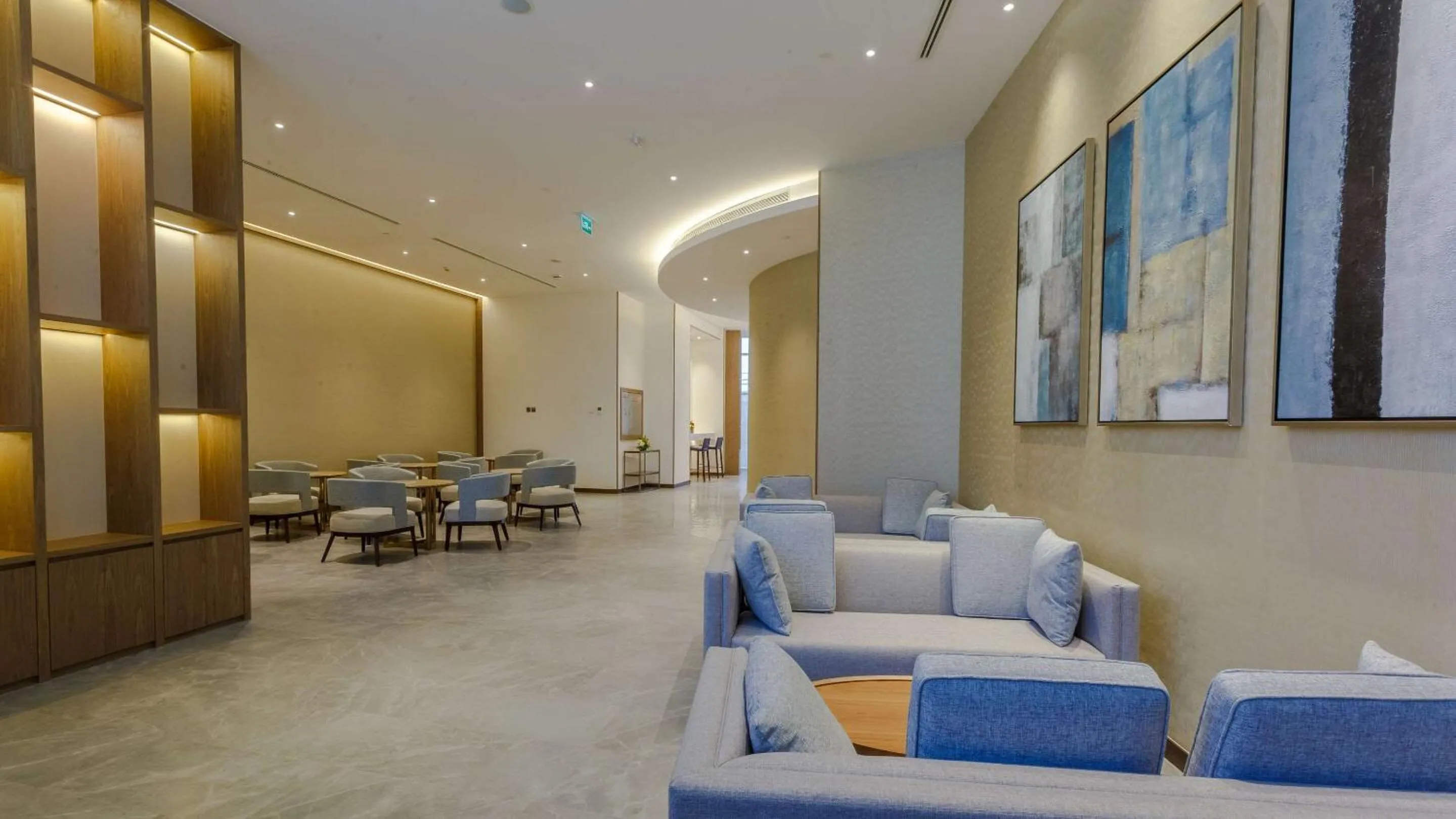 Restaurant/places to eat in Clarion Hotel Jeddah Airport