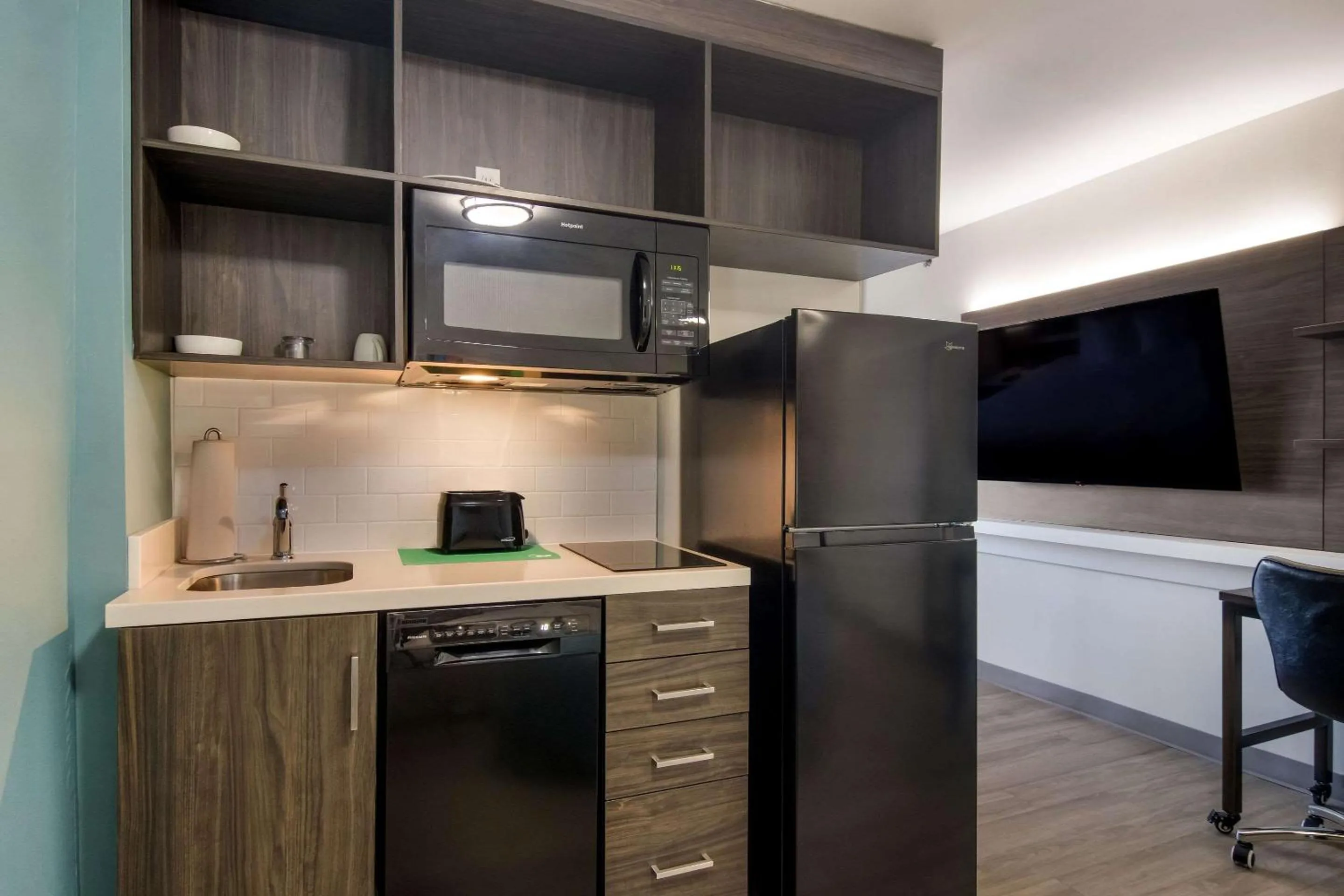 Kitchen or kitchenette in MainStay Suites Clarion, PA near I-80