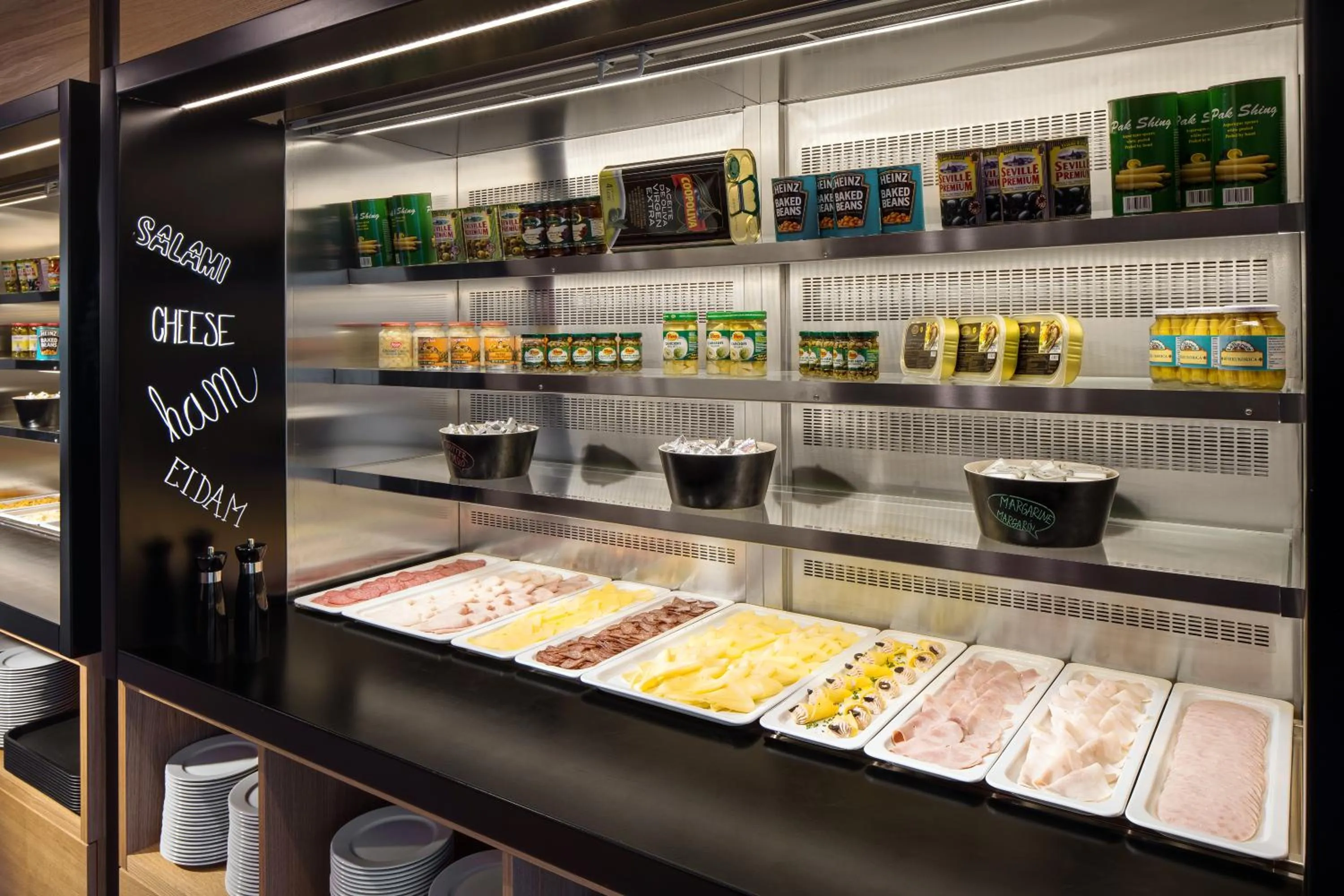 Buffet breakfast in Comfort Hotel Prague City