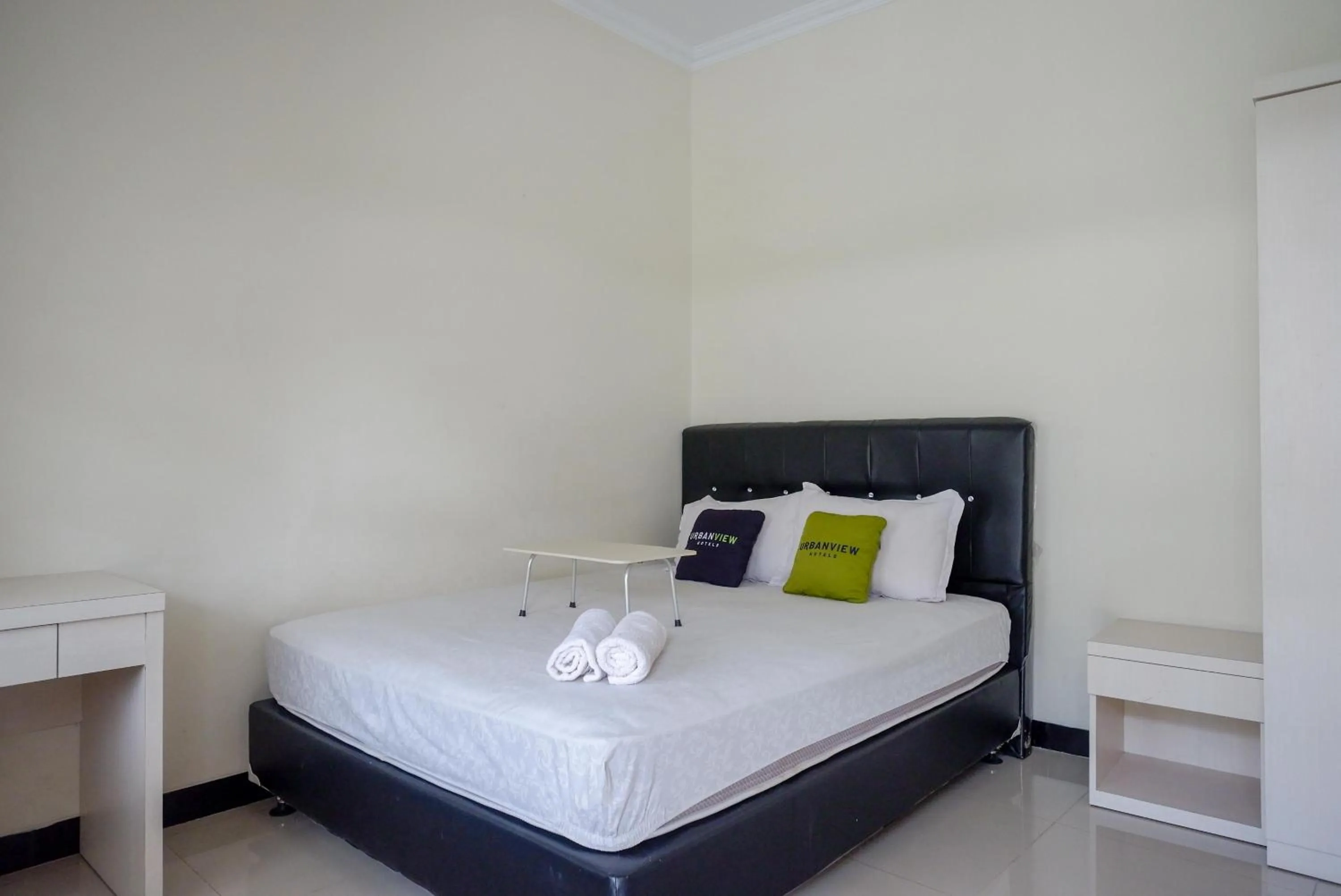 Bedroom, Bed in Urbanview Hotel Syariah Casa Azmya Yogyakarta by RedDoorz