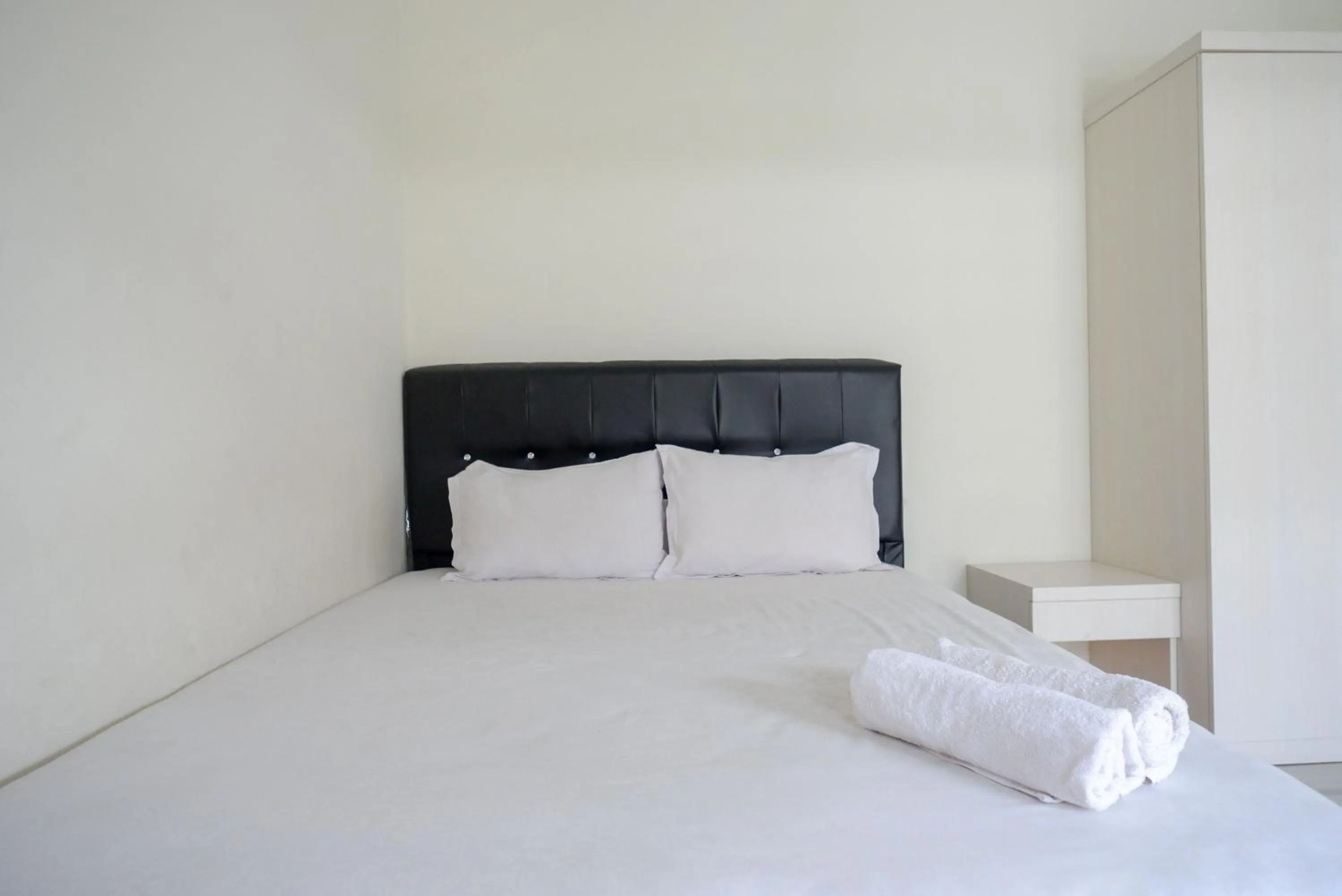 Bedroom, Bed in Urbanview Hotel Syariah Casa Azmya Yogyakarta by RedDoorz