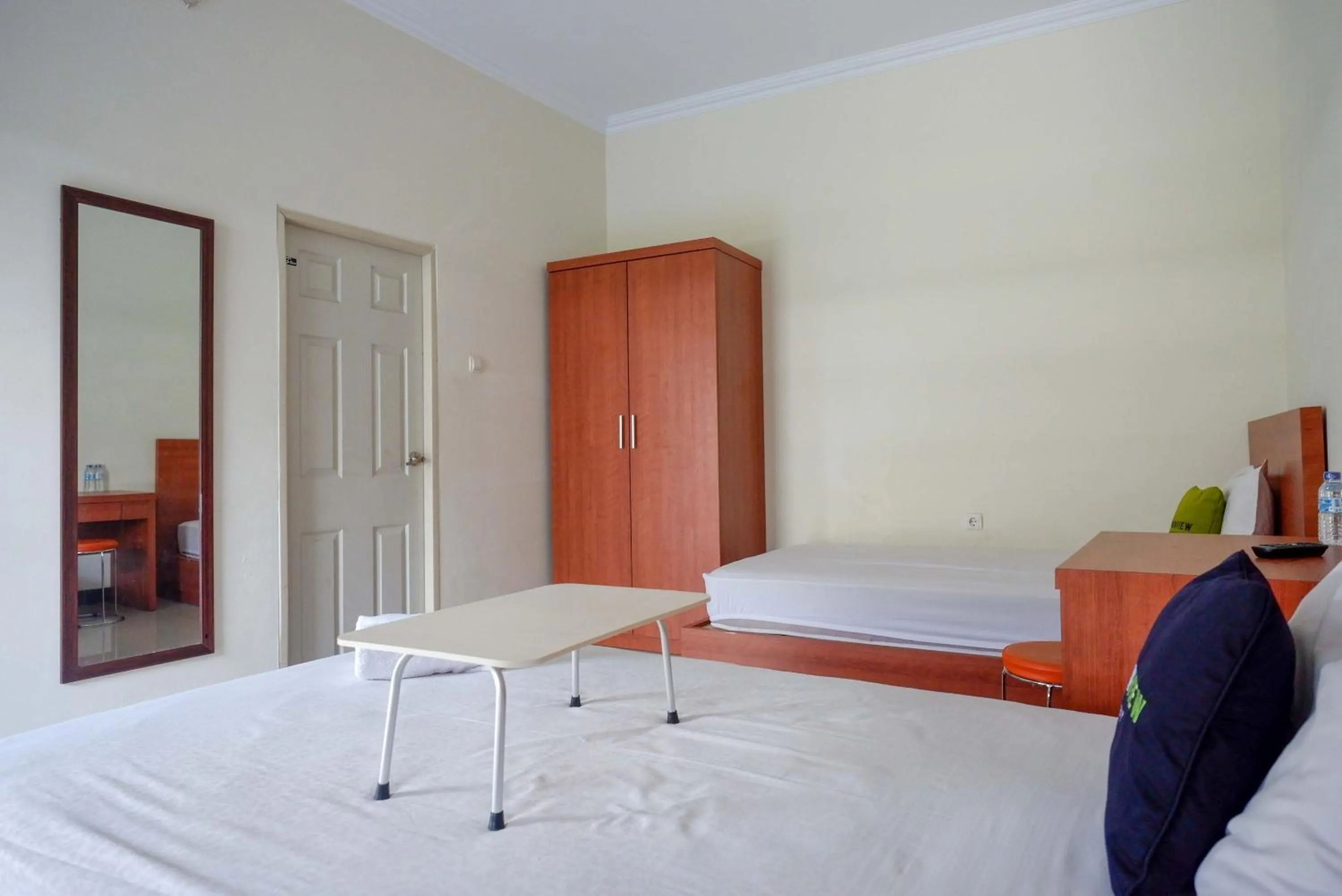 Bedroom, Bed in Urbanview Hotel Syariah Casa Azmya Yogyakarta by RedDoorz