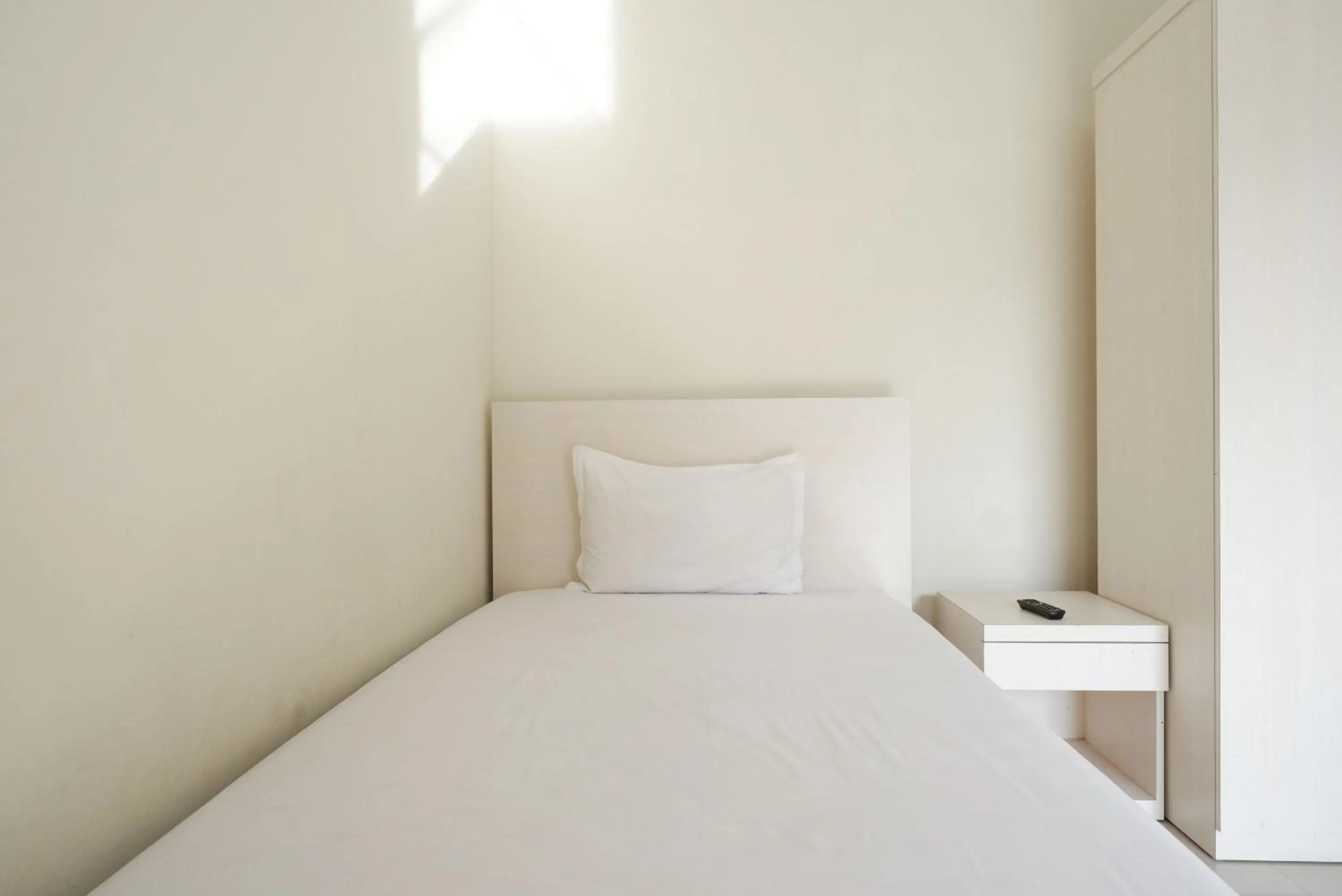 Bedroom, Bed in Urbanview Hotel Syariah Casa Azmya Yogyakarta by RedDoorz