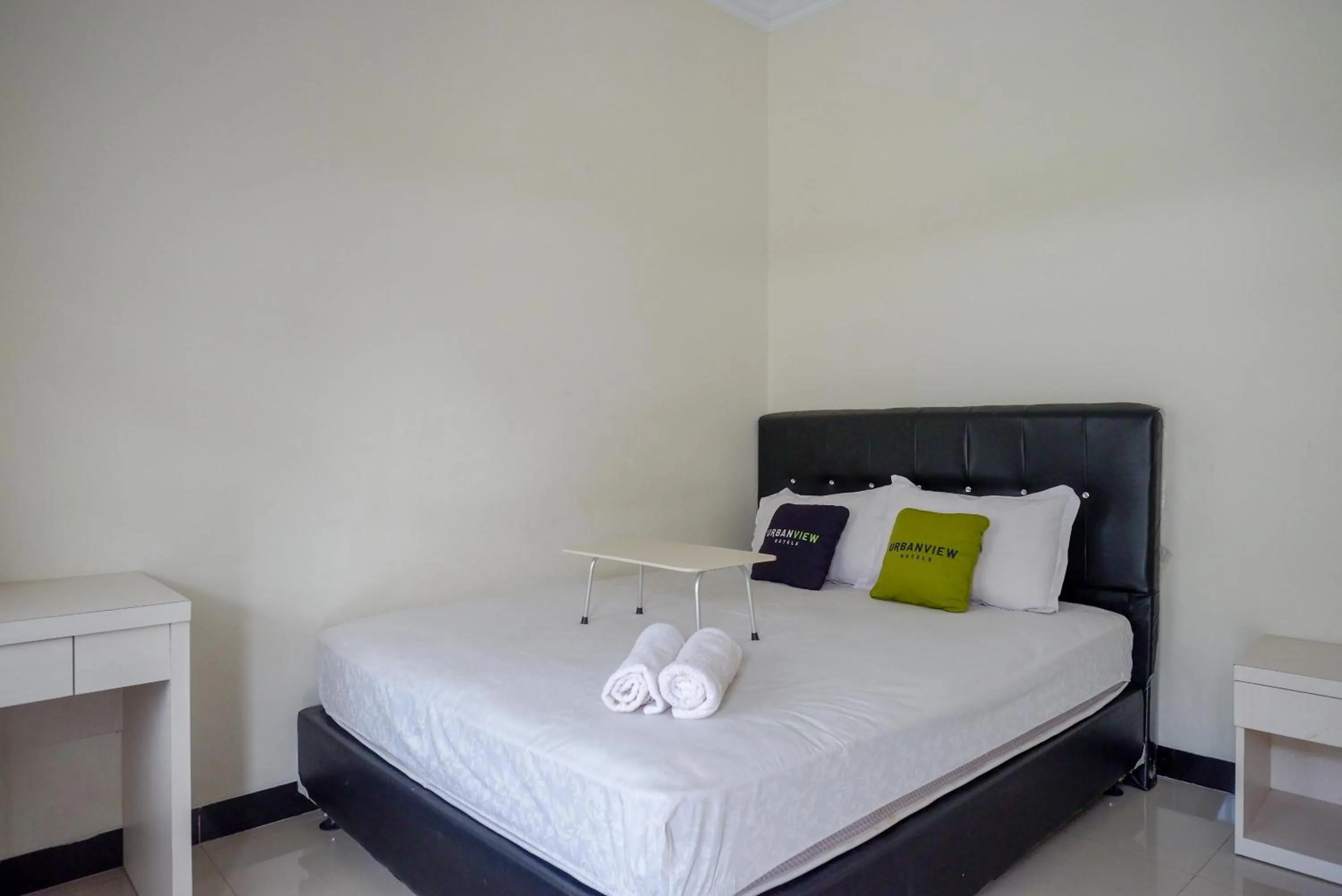 Bedroom, Bed in Urbanview Hotel Syariah Casa Azmya Yogyakarta by RedDoorz