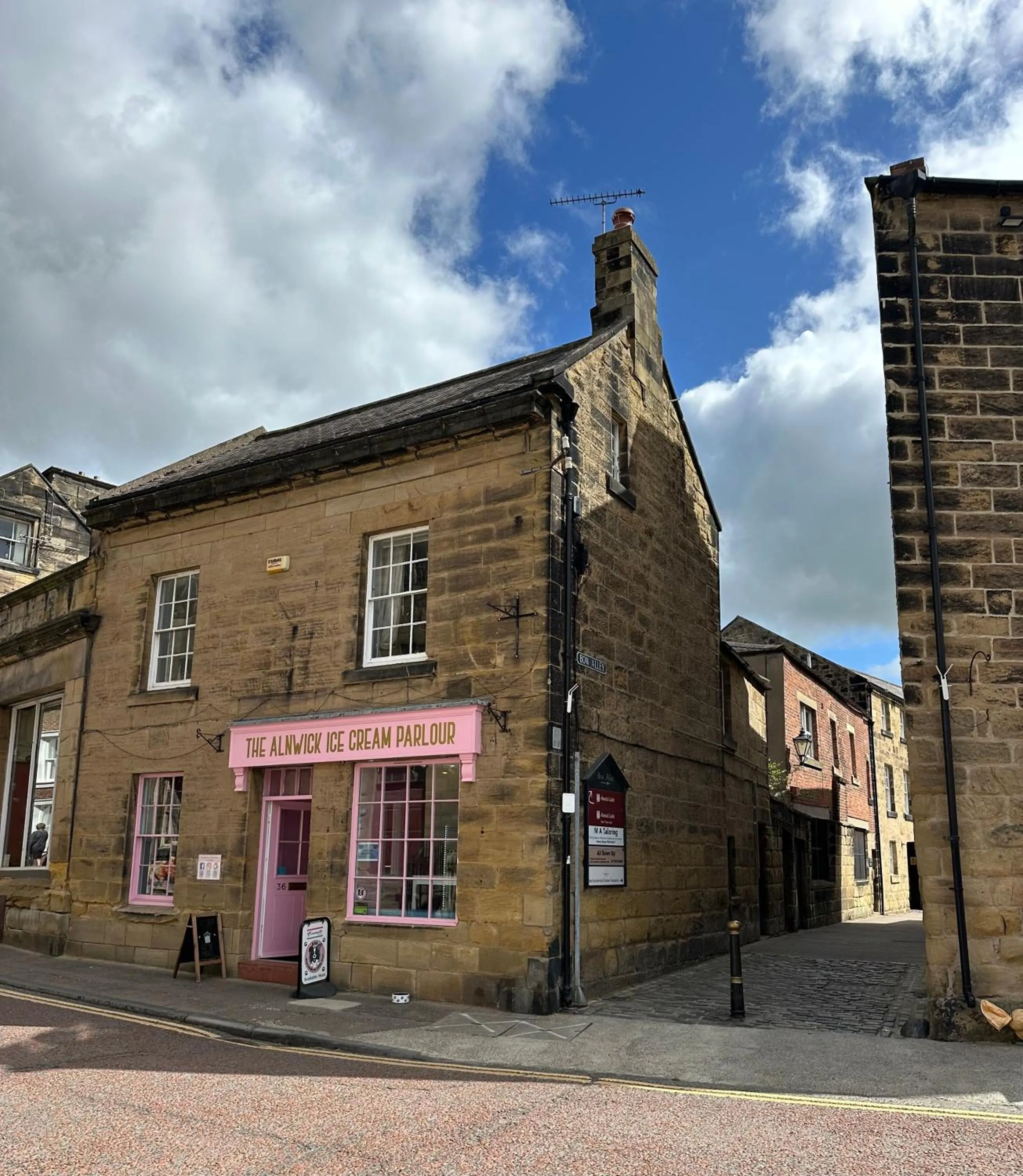 Property building in Bow Alley Lodge