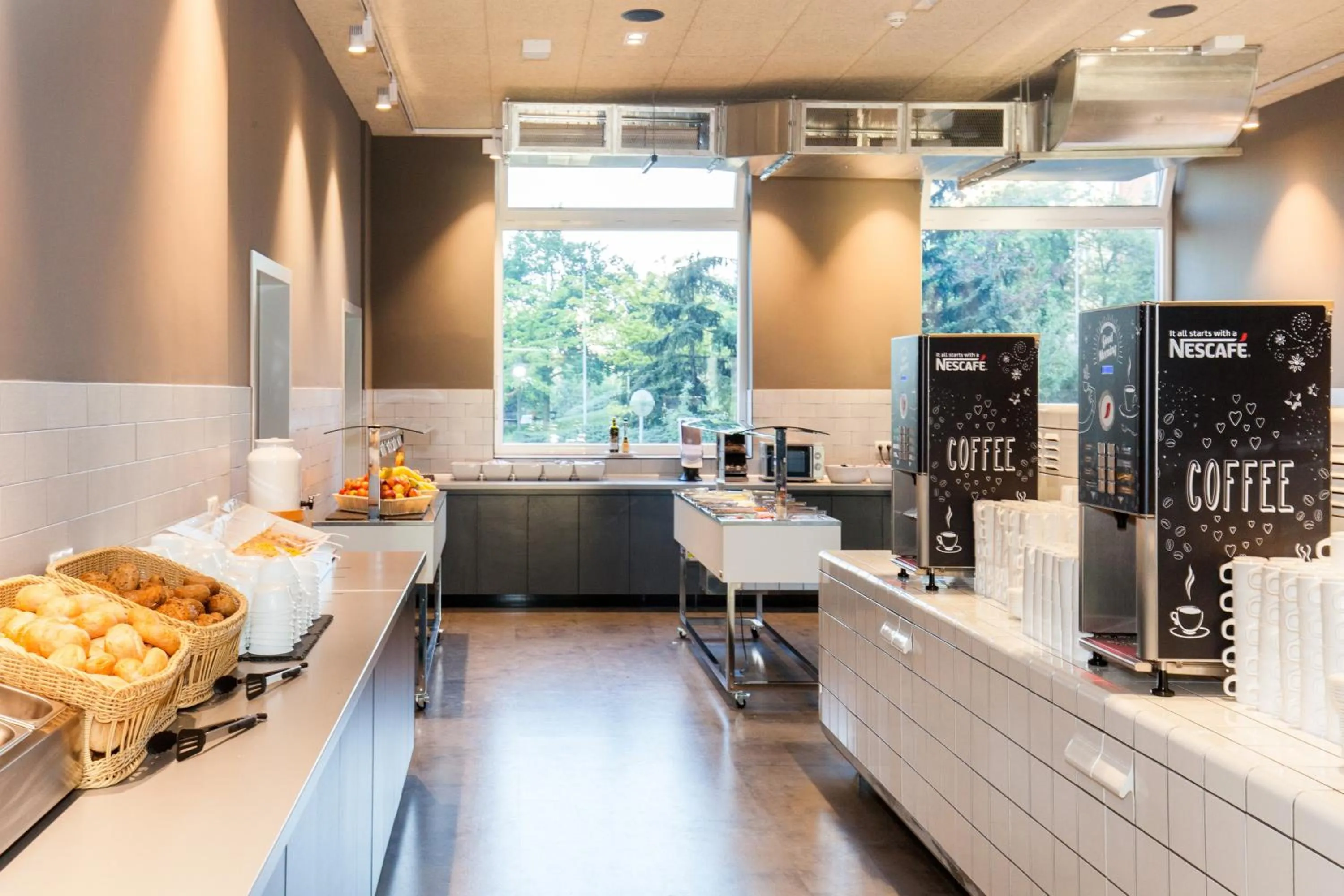 Breakfast in a&o Prague Rhea