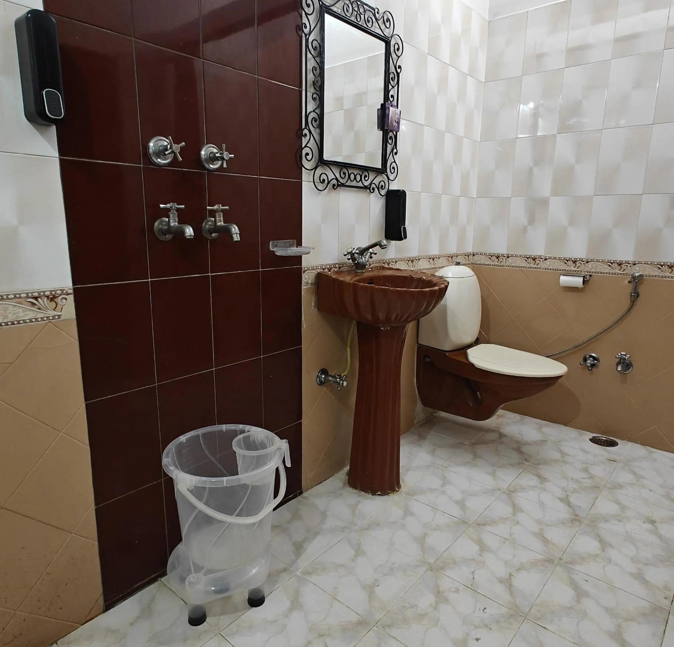 Shower in Baba Palace - A Heritage Hotel, Udaipur