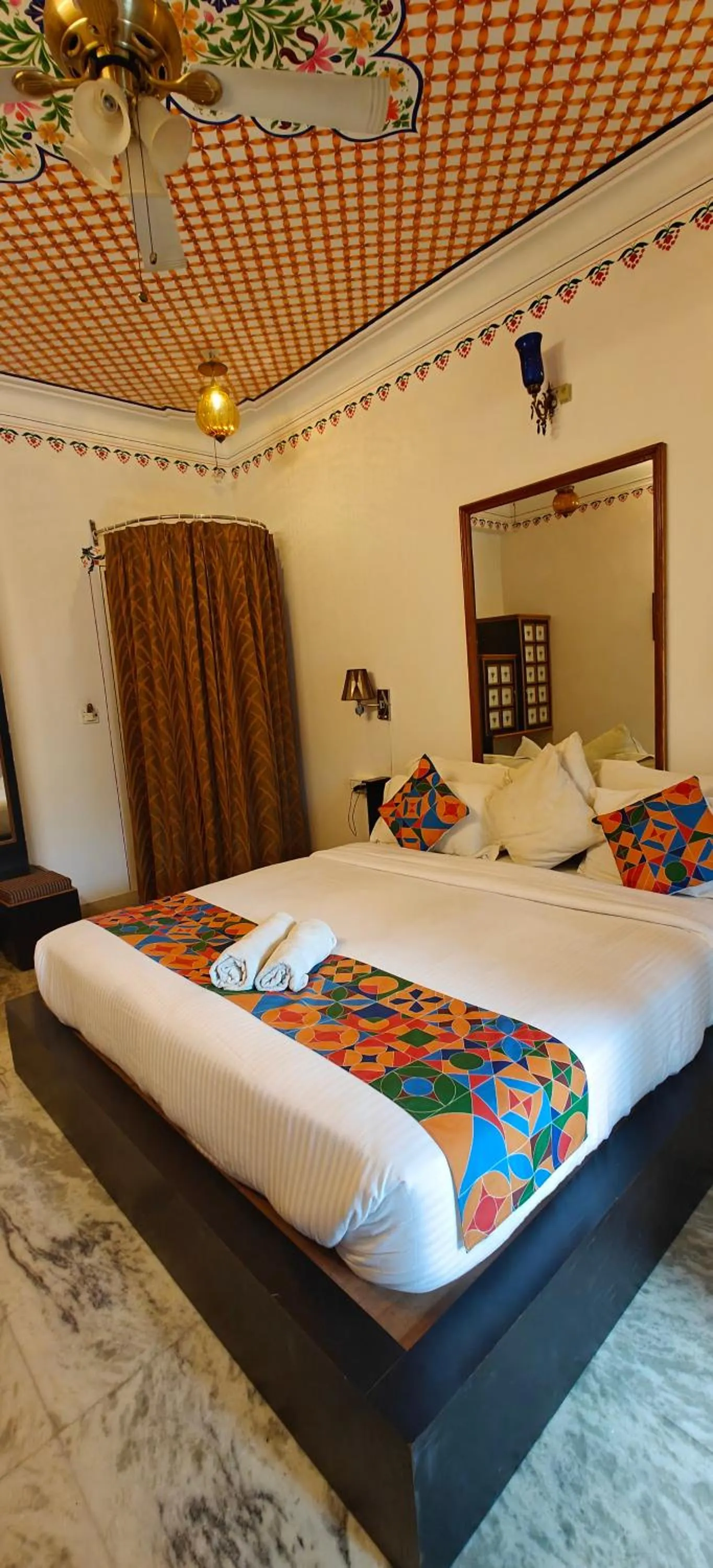 Bed in Baba Palace - A Heritage Hotel, Udaipur