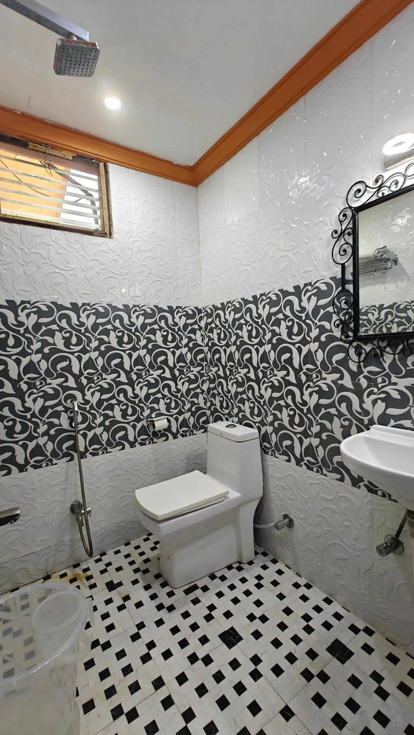 Shower in Baba Palace - A Heritage Hotel, Udaipur