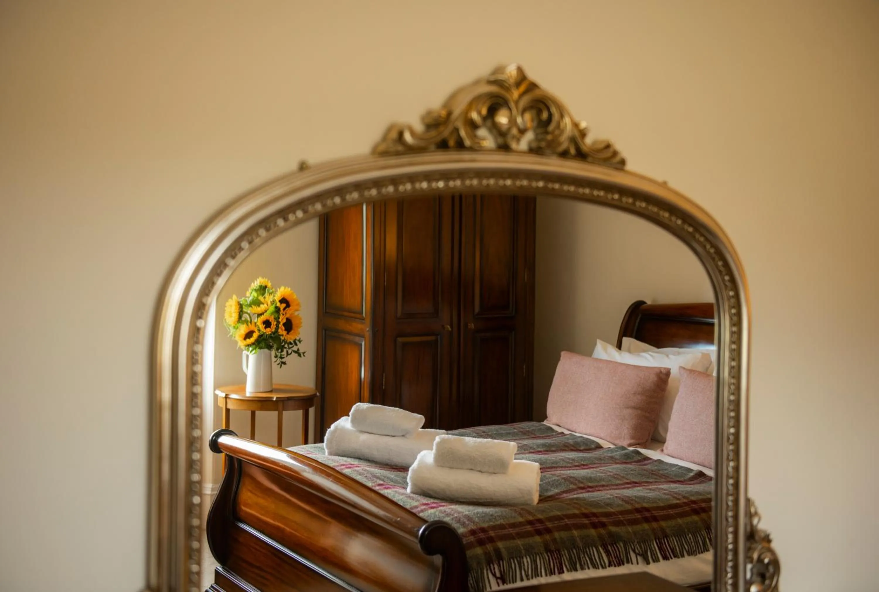 Bed in Saplinbrae Hotel and Lodges