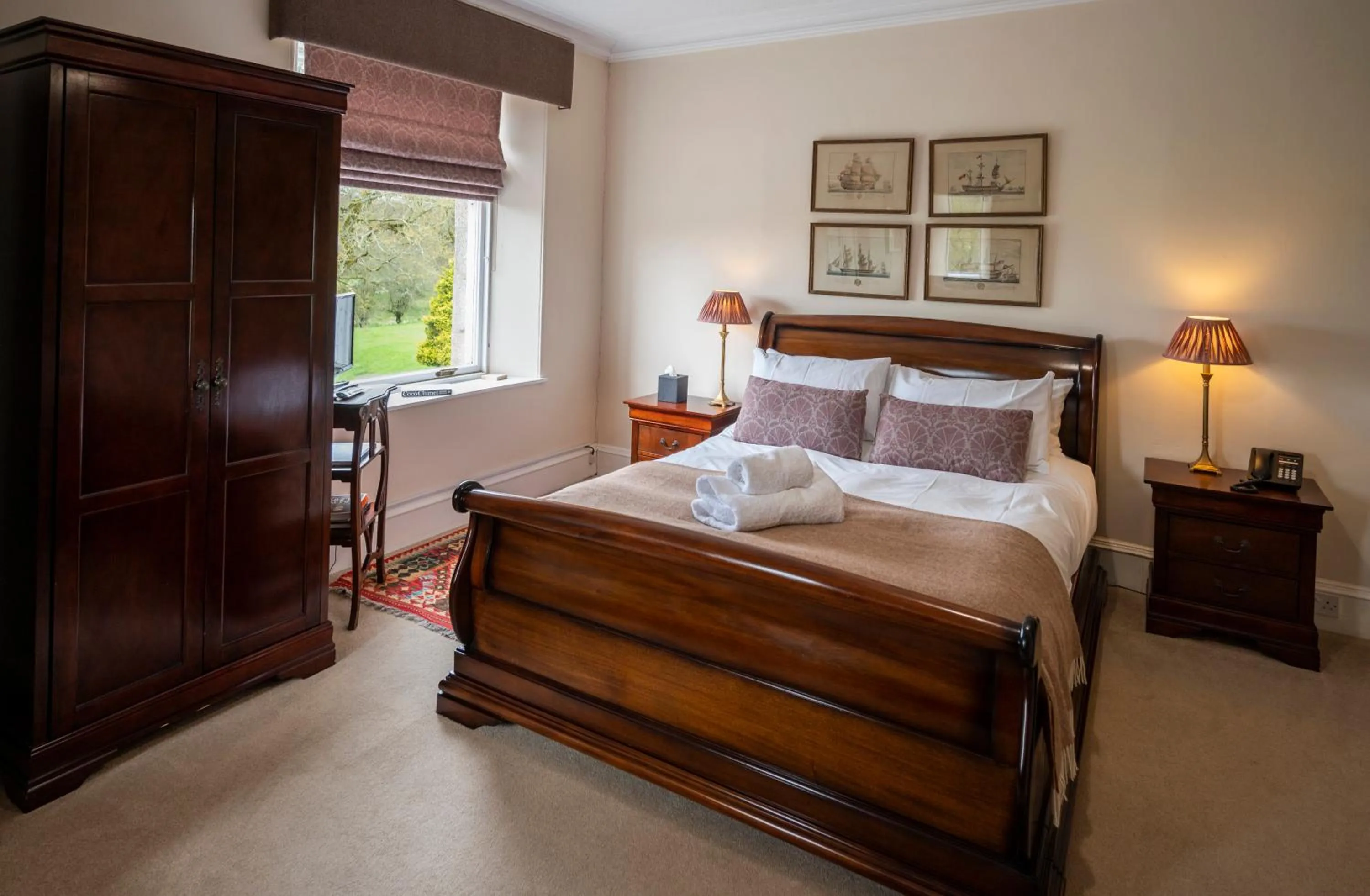 Bed in Saplinbrae Hotel and Lodges