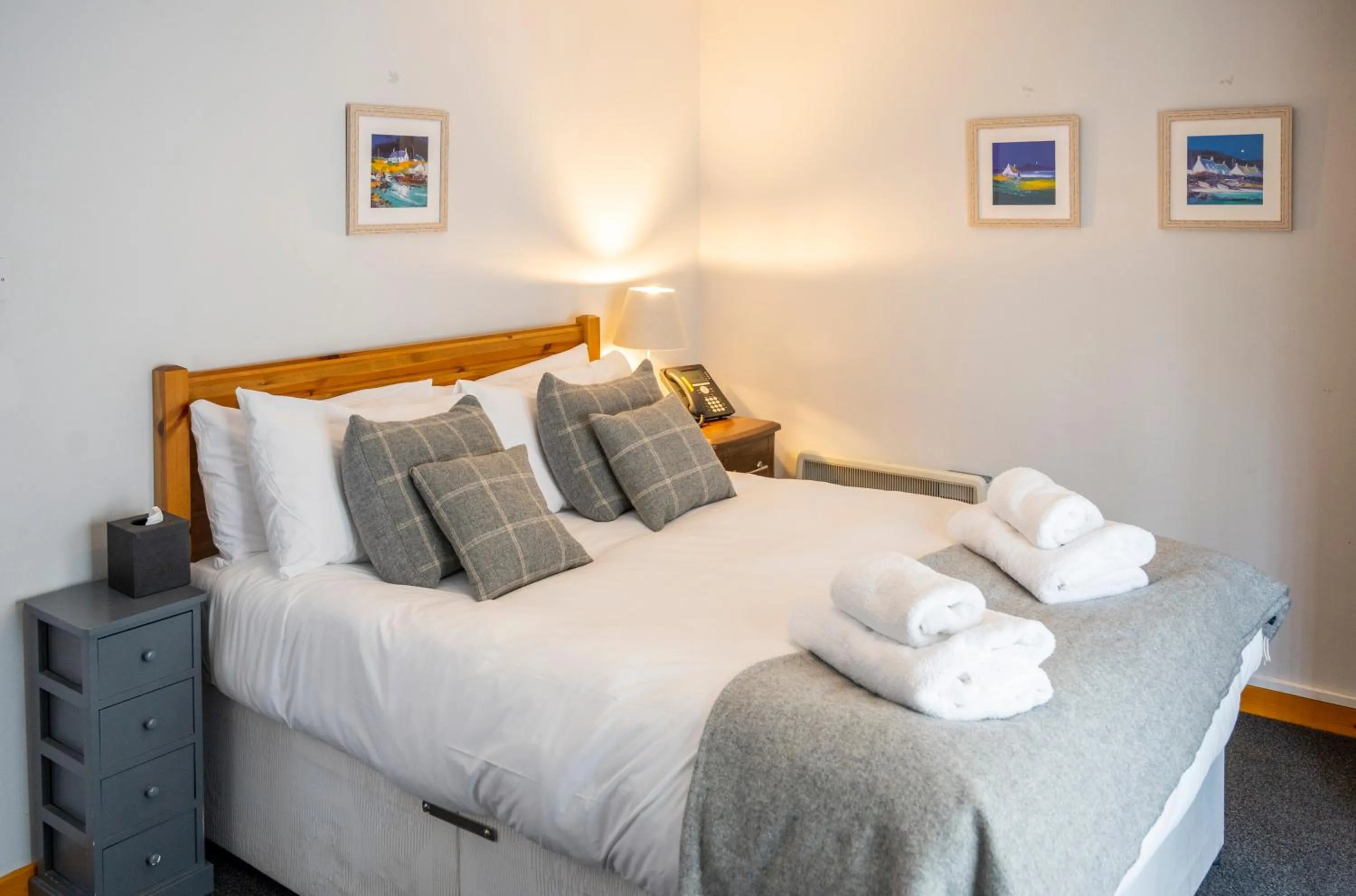 Bed in Saplinbrae Hotel and Lodges