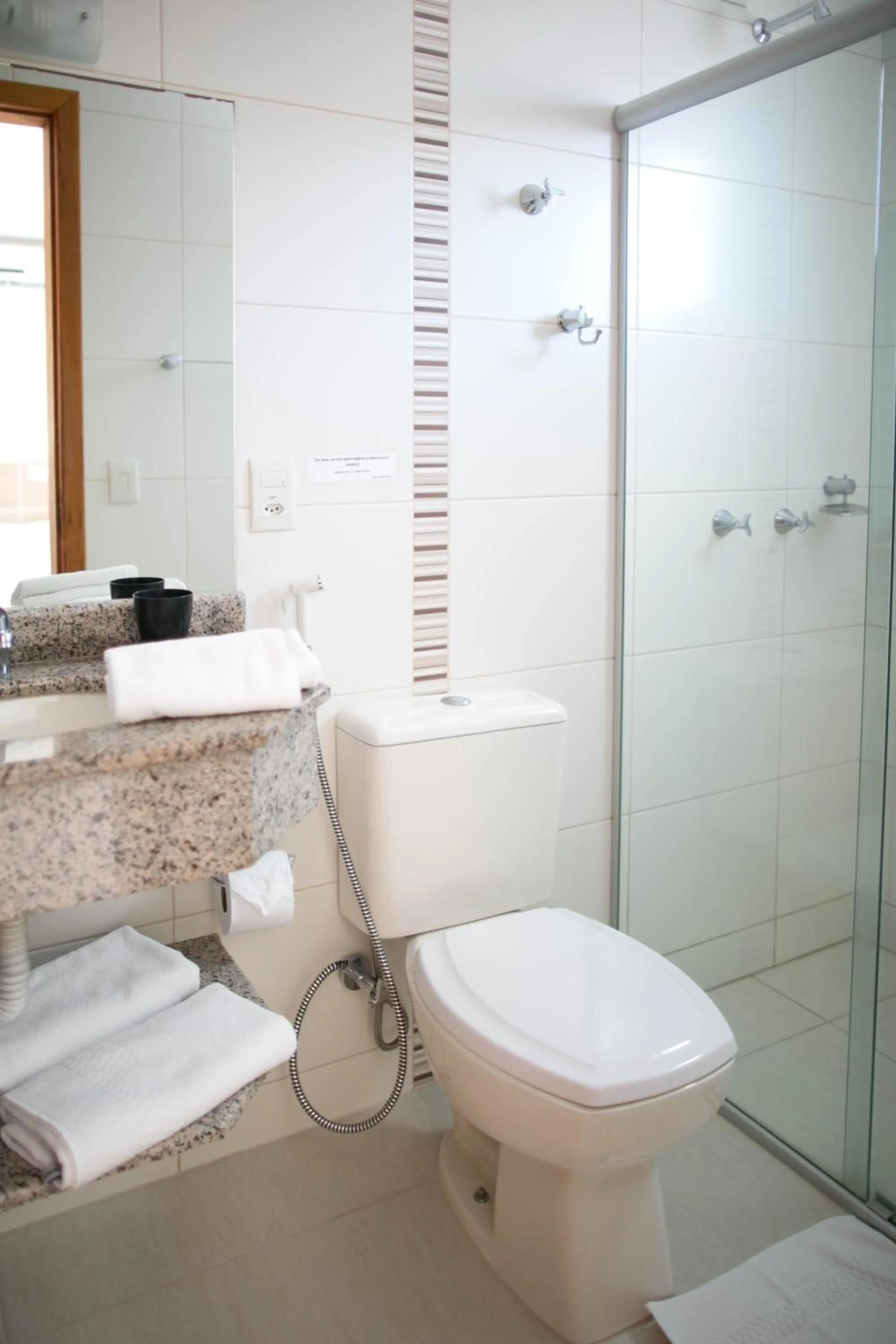 Shower in Bombinhas Praia Apart Hotel - Unidade rua Corrupião