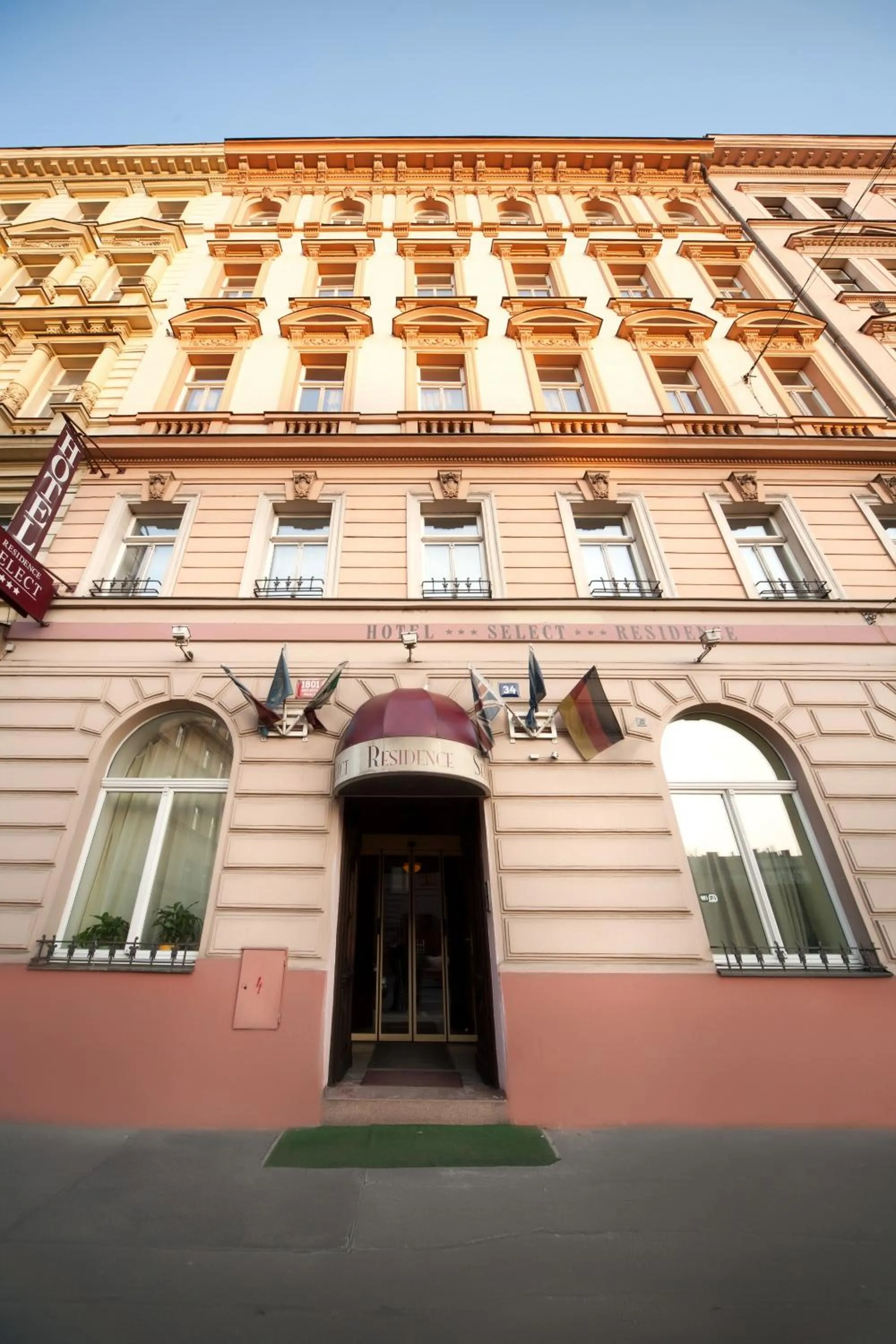 Facade/entrance in Hotel Residence Select