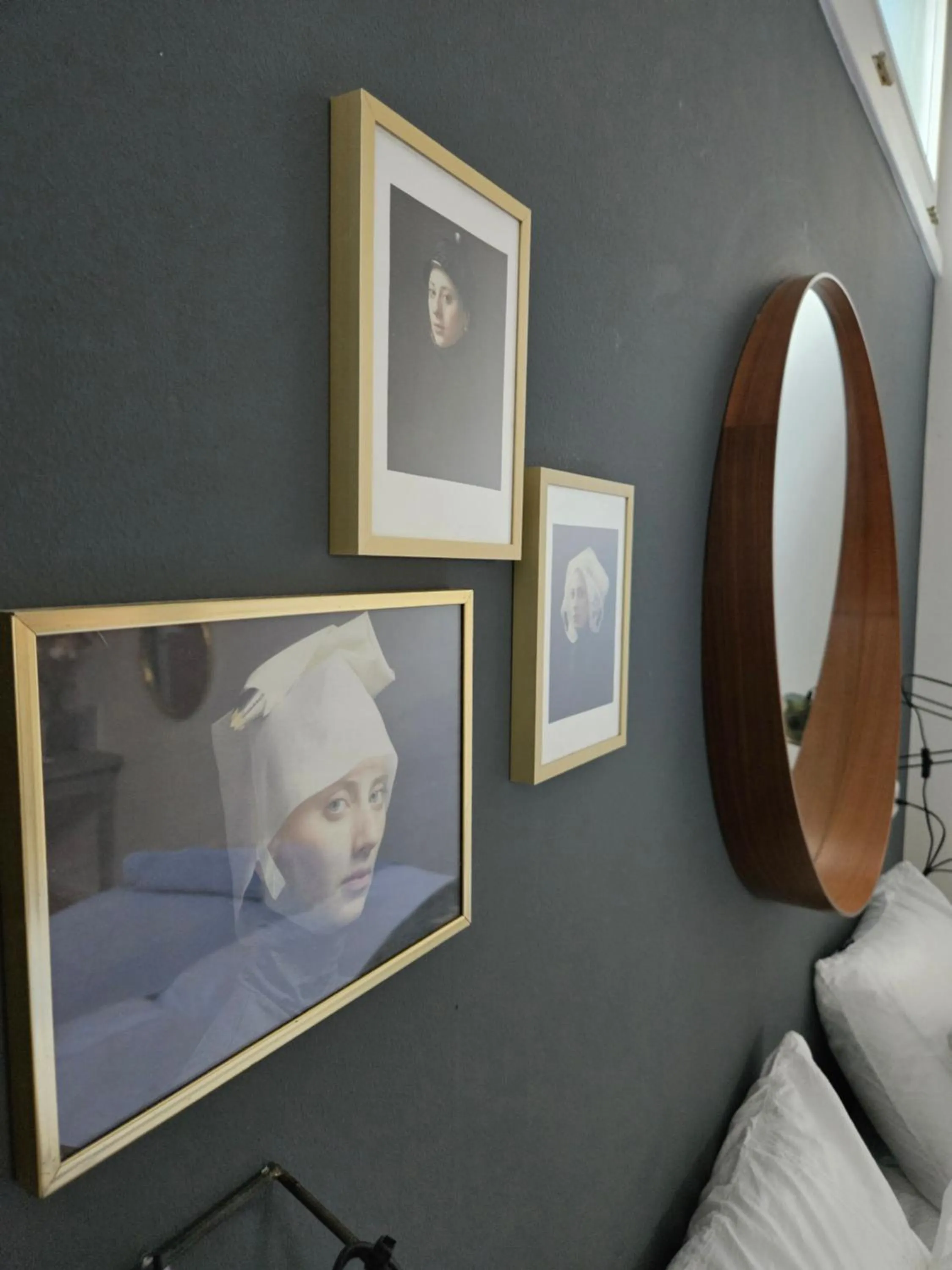 Decorative detail in Waterfront Studio